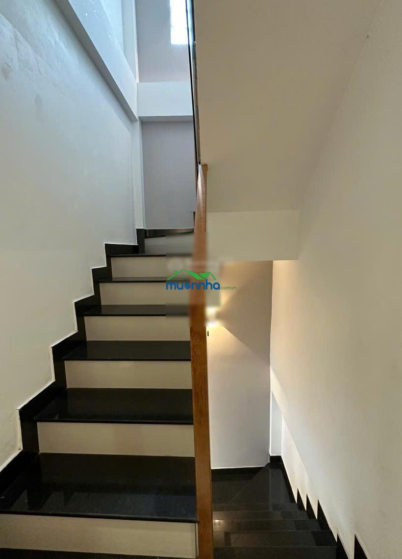 Bán nhà tân cảng sát bên metro - hẻm xe hơi quay đầu - nhà mới full nội thất đỗ xe 7 chỗ trong nhà