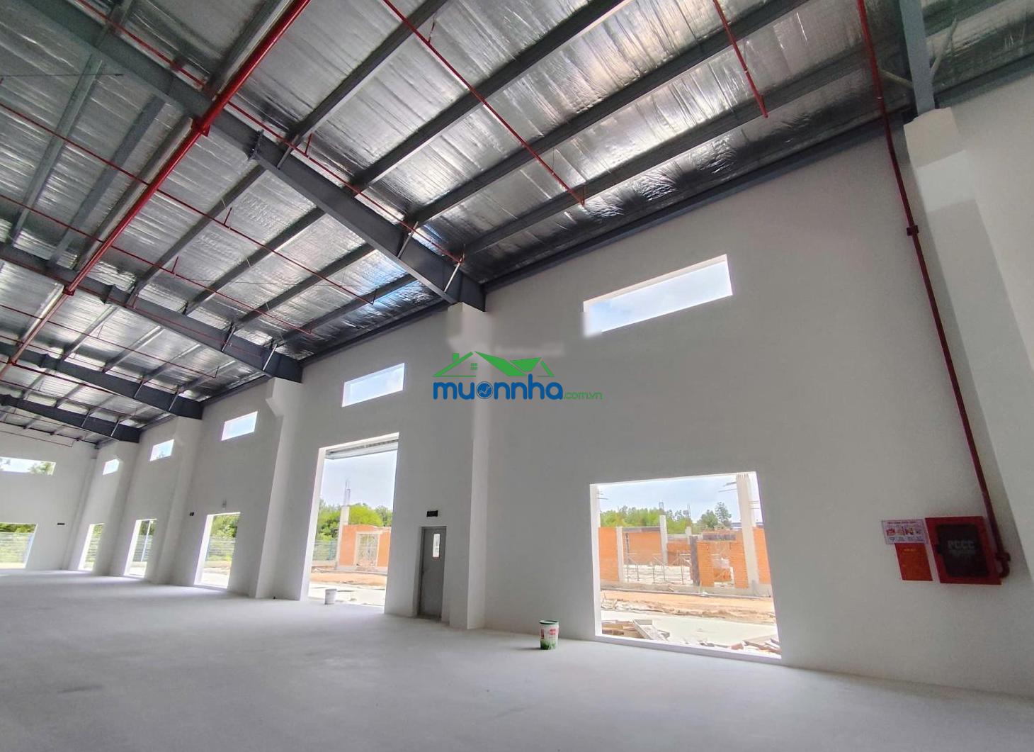 Cho thuê xưởng 1500m2, 90tr uyên hưng, 0907 838 ***