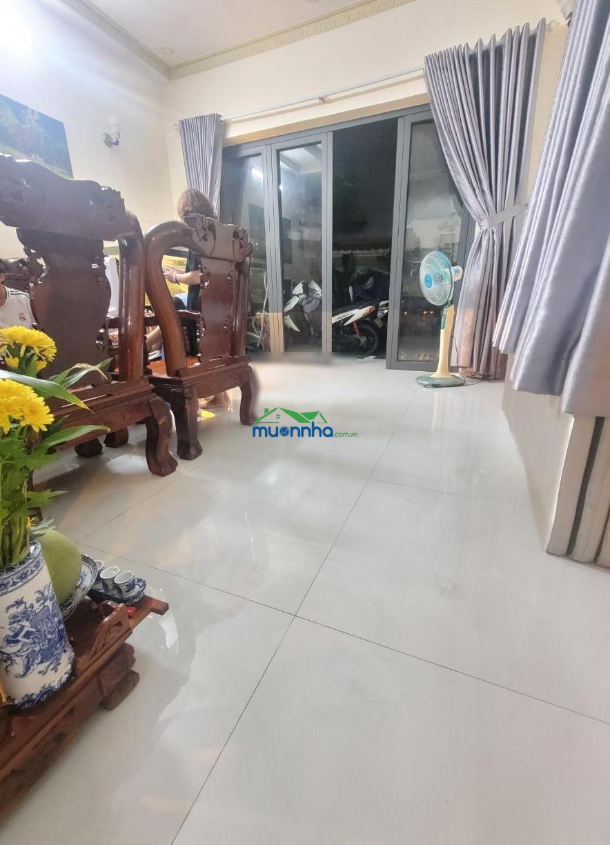 Chỉ 7.9 tỷ có nhà sân vườn 80m2, 2 tầng ngang 6m, khu cán bộ nguyễn xí đối diện vincom saigon res - 2