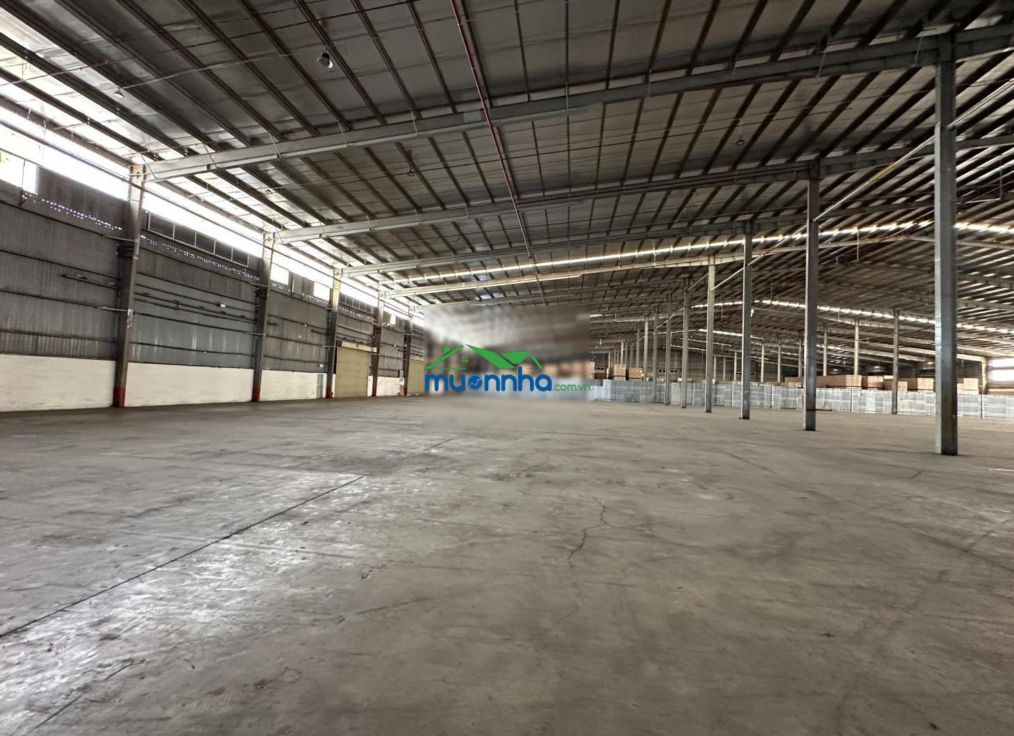 Cho thuê 10000m2 kho quốc lộ 13, chuẩn logistics quốc tế (có cắt lẻ)