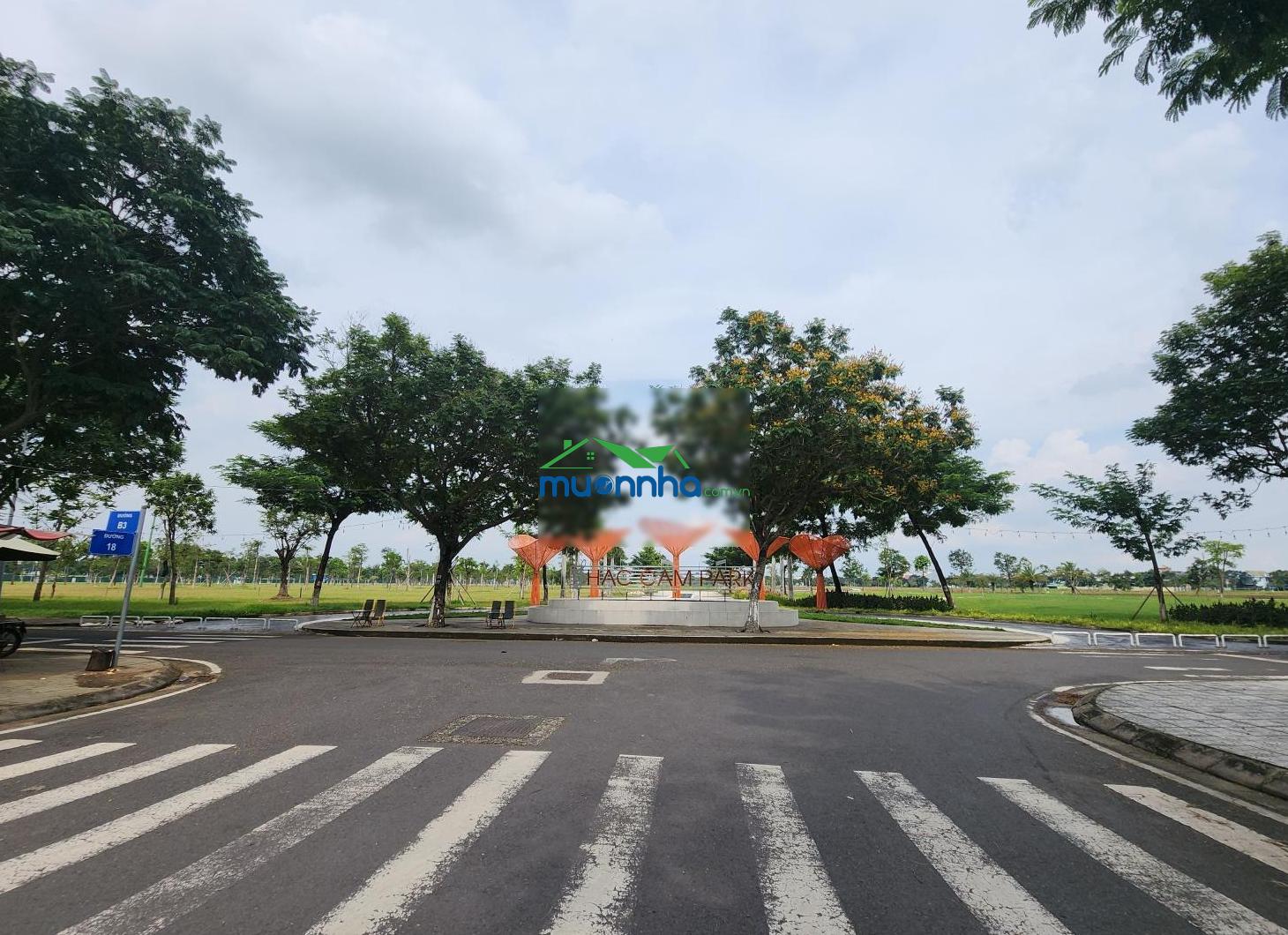 Chỉ 9.5 tỷ - lô góc - 208m2 (12.6m x 16m) - cách lã xuân oai 150m - 4