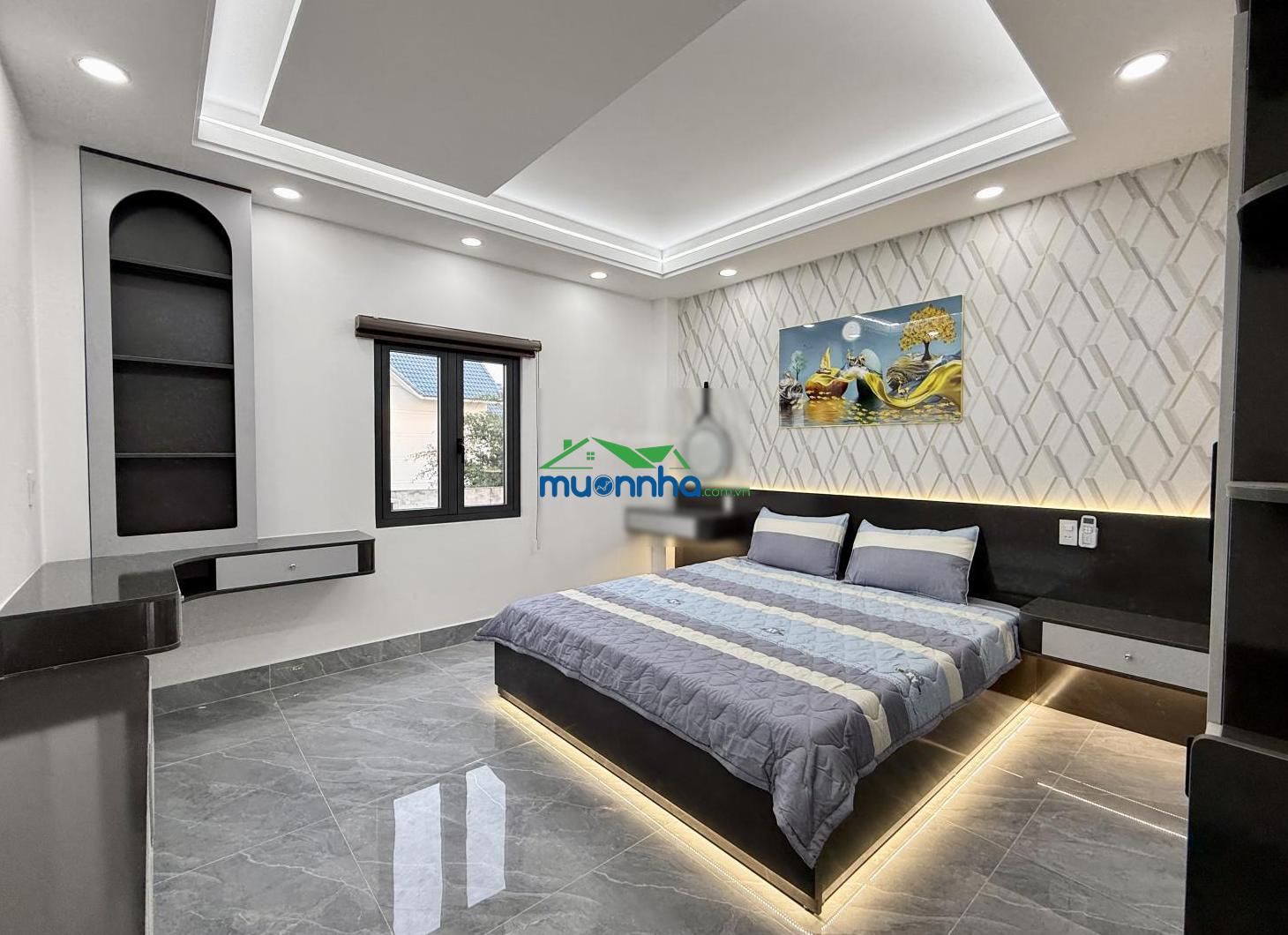 Nhà ngay sát bên ngã tư ga, dt: 4x16m, lửng, 3lầu, 4pn, 5vs, p. thờ, s. thượng, gara xe, 6.65 tỷ - 4