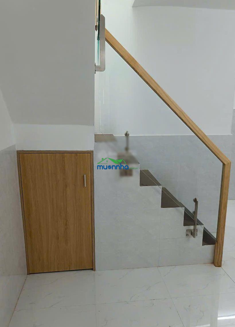 4 tỷ 750 - nhà đẹp lê trọng tấn - 2 tầng - hẻm xe hơi. - 2