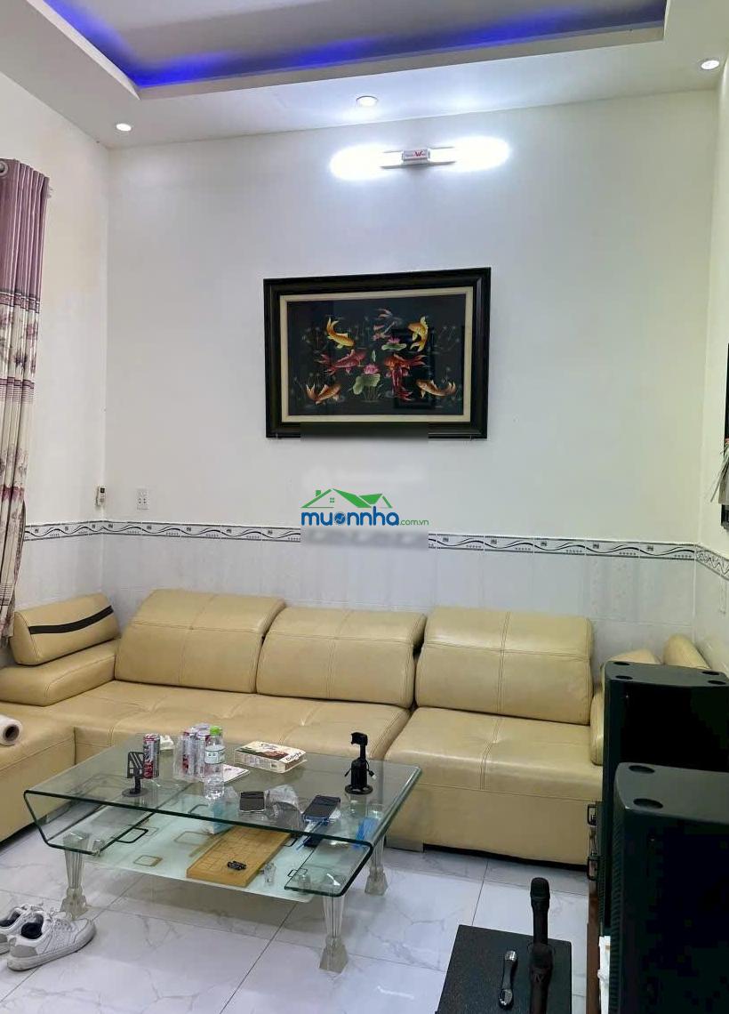 Bán nhà 2 tầng đường nhựa có sân rộng rãi để xe hơi tại nguyễn văn tạo - 4