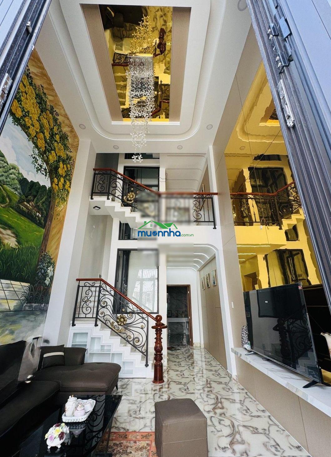 Nhà mới đẹp, 5 tầng (4.5x18), thang máy xịn, giá tốt. ô tô.
