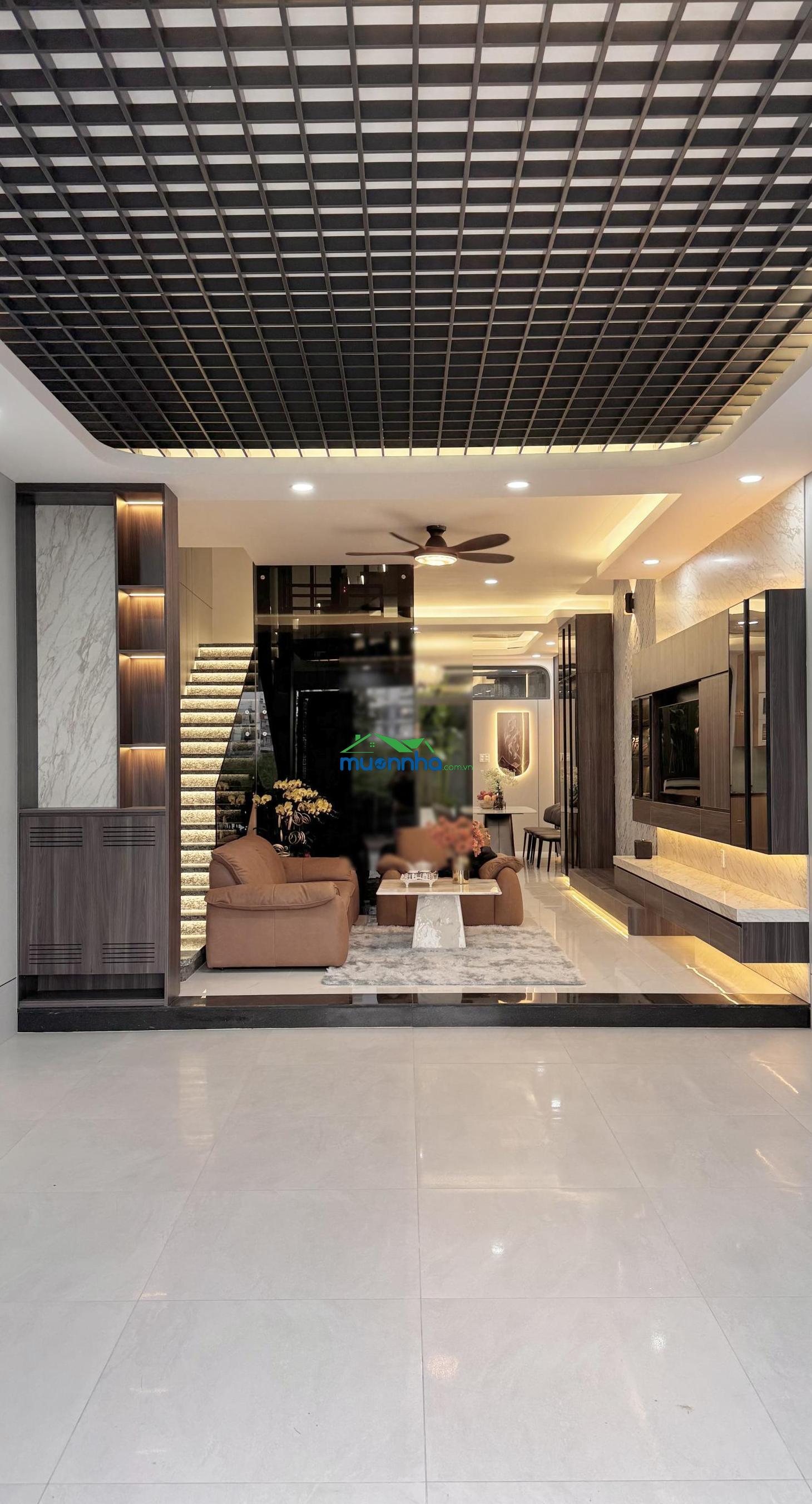 Nhà đường nhựa 16m vị trí đẹp view thoáng có thang máy gara ô tô ngang 5m dài 18m