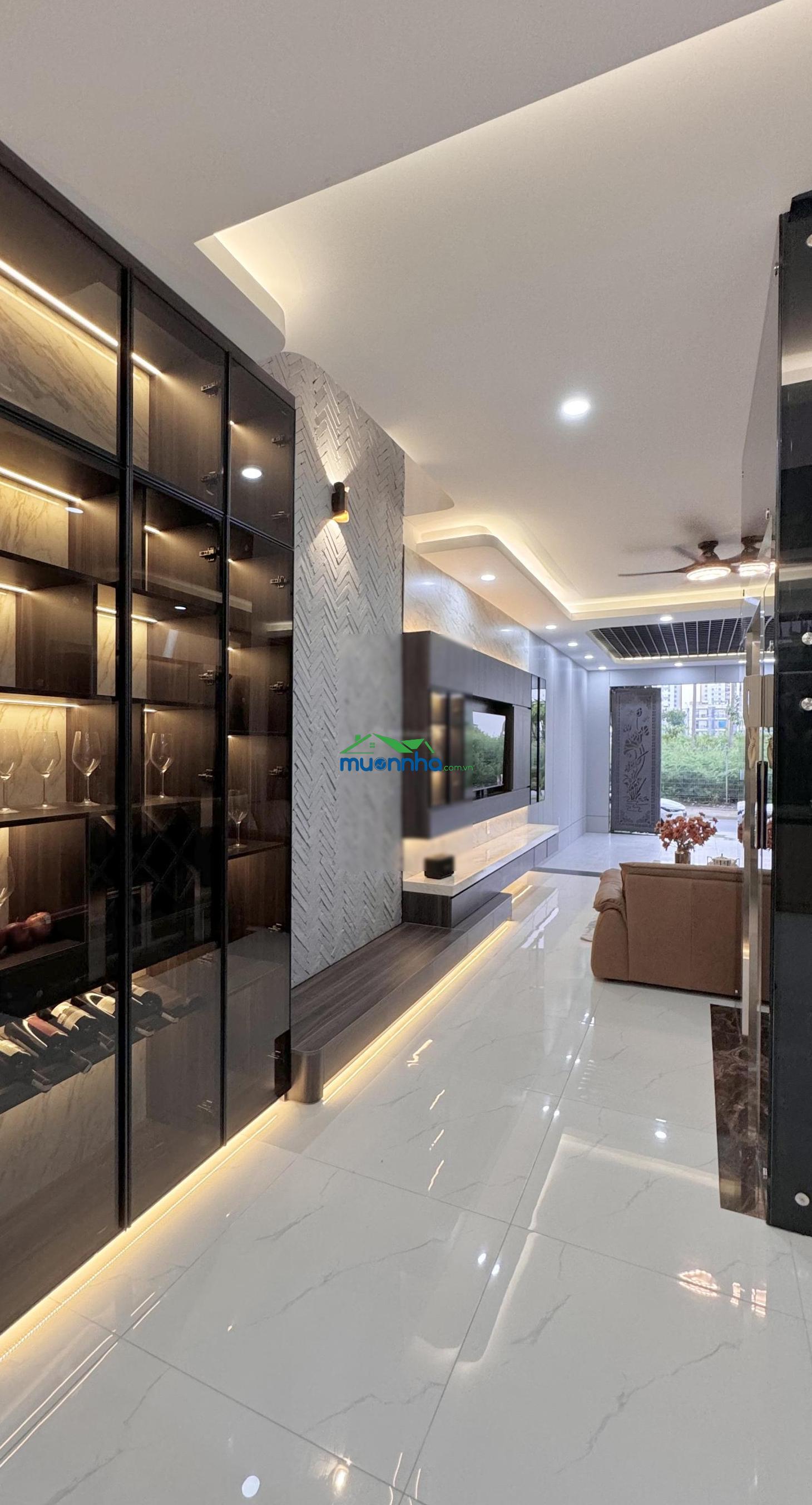 Nhà đường nhựa 16m vị trí đẹp view thoáng có thang máy gara ô tô ngang 5m dài 18m - 4