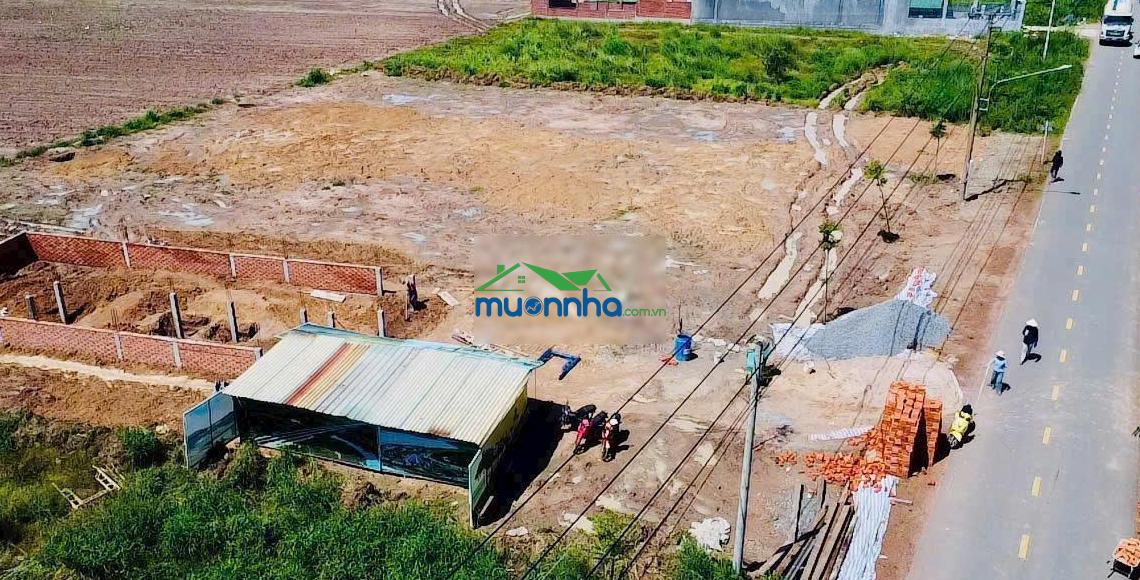Chính chủ gửi bán ngộp lô đất mặt tiền kinh doanh dh519 (32m) dt 250m2, sổ sẵn, giá rẻ 450 triệu
