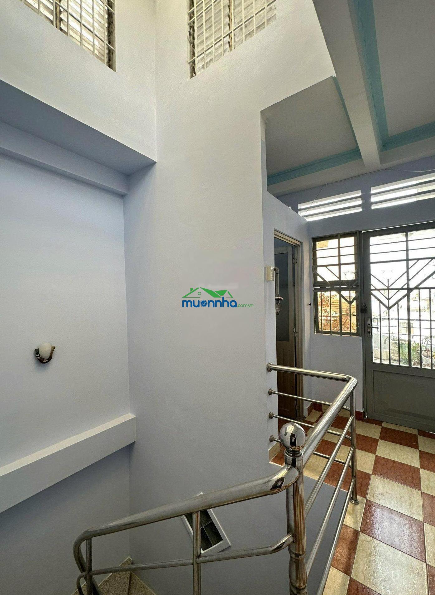 Bán nhà hxh 4m lê quang định (3,8x12m) - 4 tầng btct. khu nhà cao tầng, dân trí, an ninh, yên tĩnh