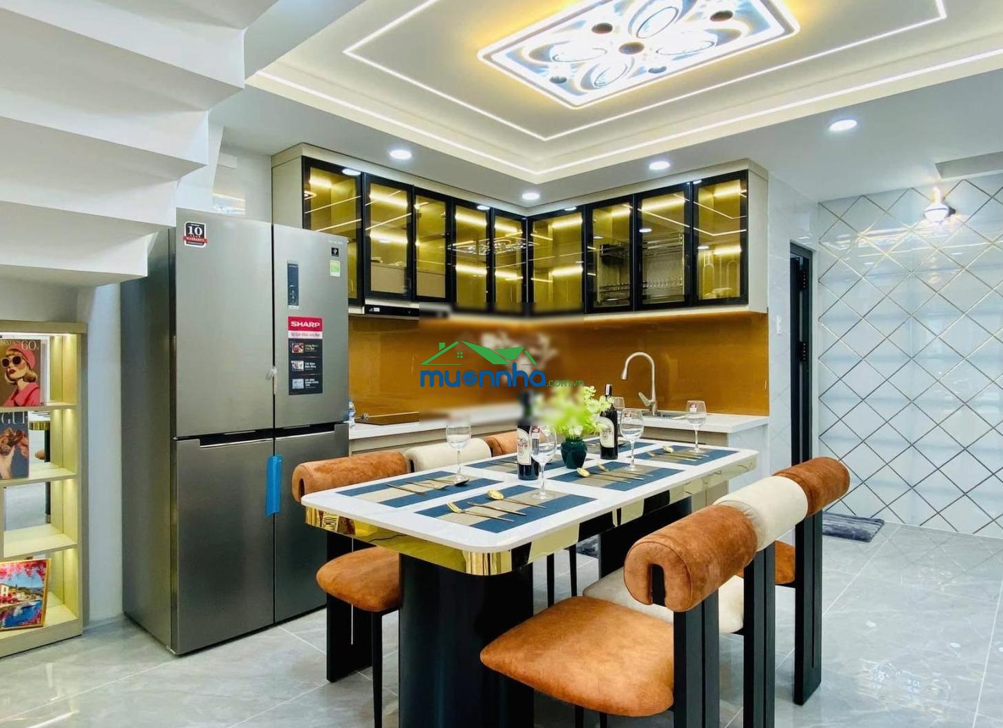 Bán nhà tại bến vân đồn, 70m, hàng hiếm ở q4, giá 2,9 tỷ, đang cho thuê 15 triệu/tháng, hẻm ô tô