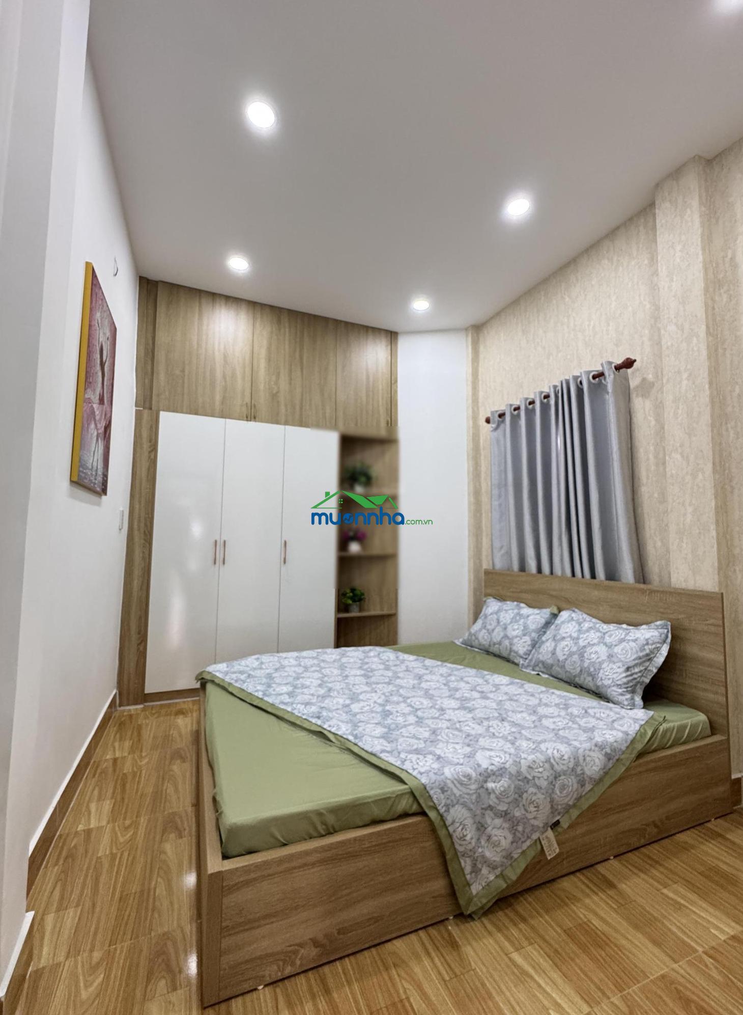 Diện tích to - 3 phòng ngủ - giáp bình thạnh - full nội thất - đ. quang trung