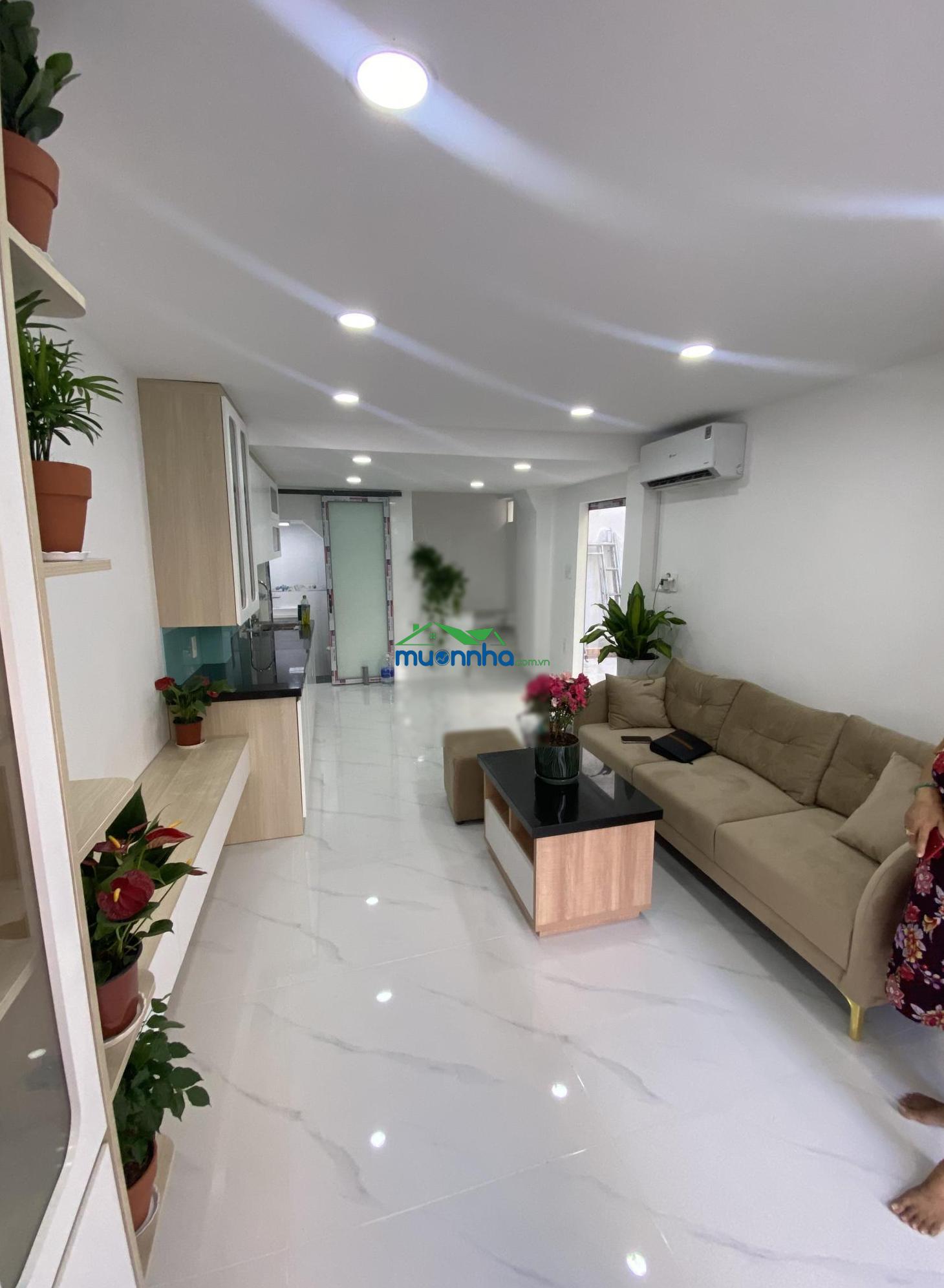 Bán nhà phố khu phan xích long - 36m2. giá 6,3 tỷ - ô tô đỗ cửa - lô góc - lh 0934 503 ***