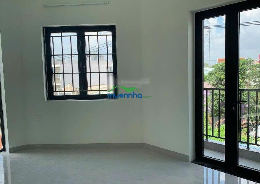 Giảm giá căn góc 2 mặt tiền long trường q9 - 6,9 tỷ - 3 tầng - kinh doanh tốt - 104.6m2 - gấp bán