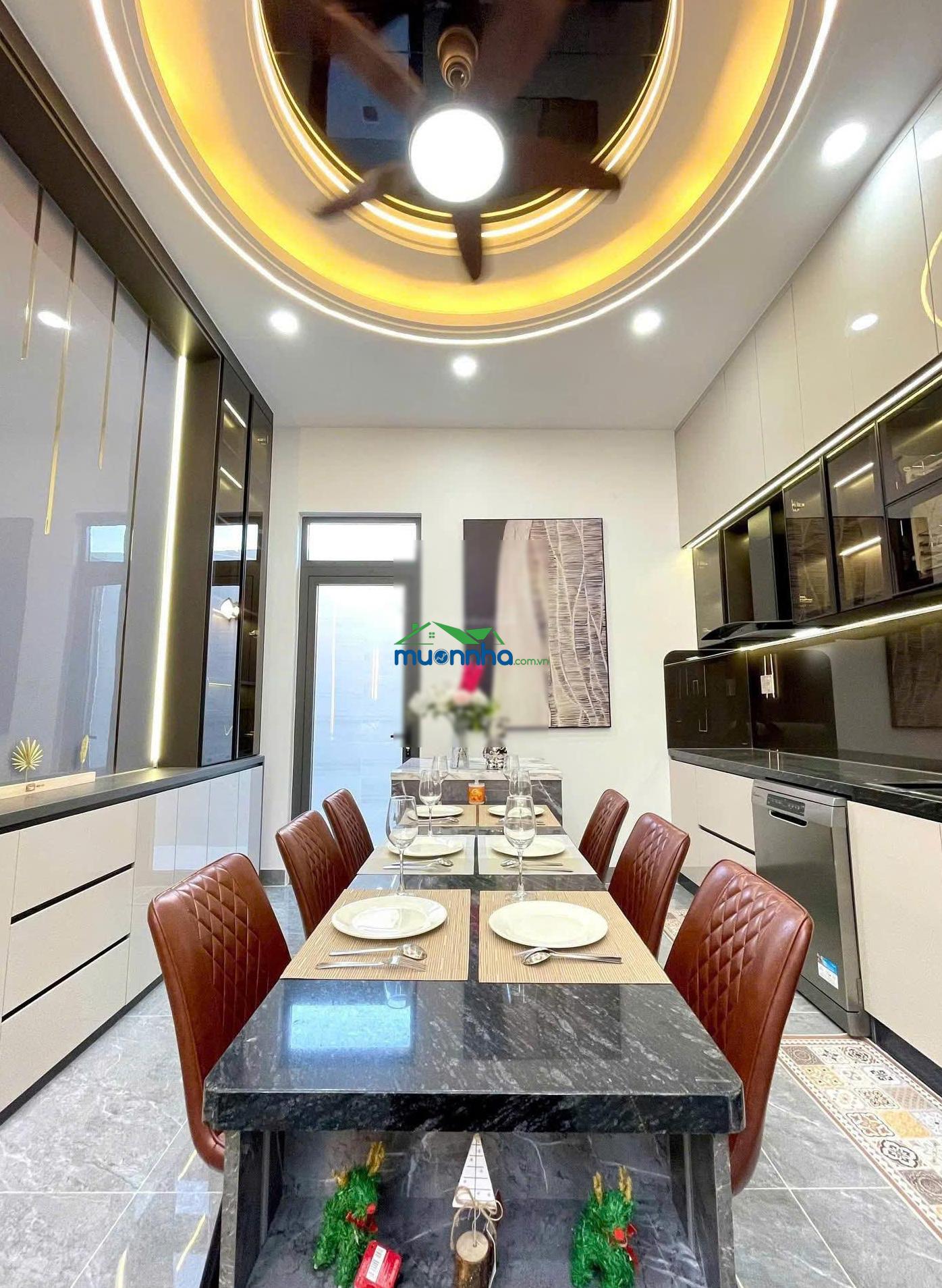 Nhà mới xây dựng (4x15)m 3 lầu 4pn, 5wc tại an phú đông, quận 12, hcm