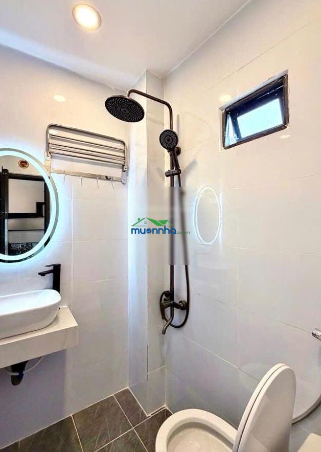 Bán nhà trên đường đặng dung, p. tân định, quận 1. 67,5m2. sổ hồng riêng