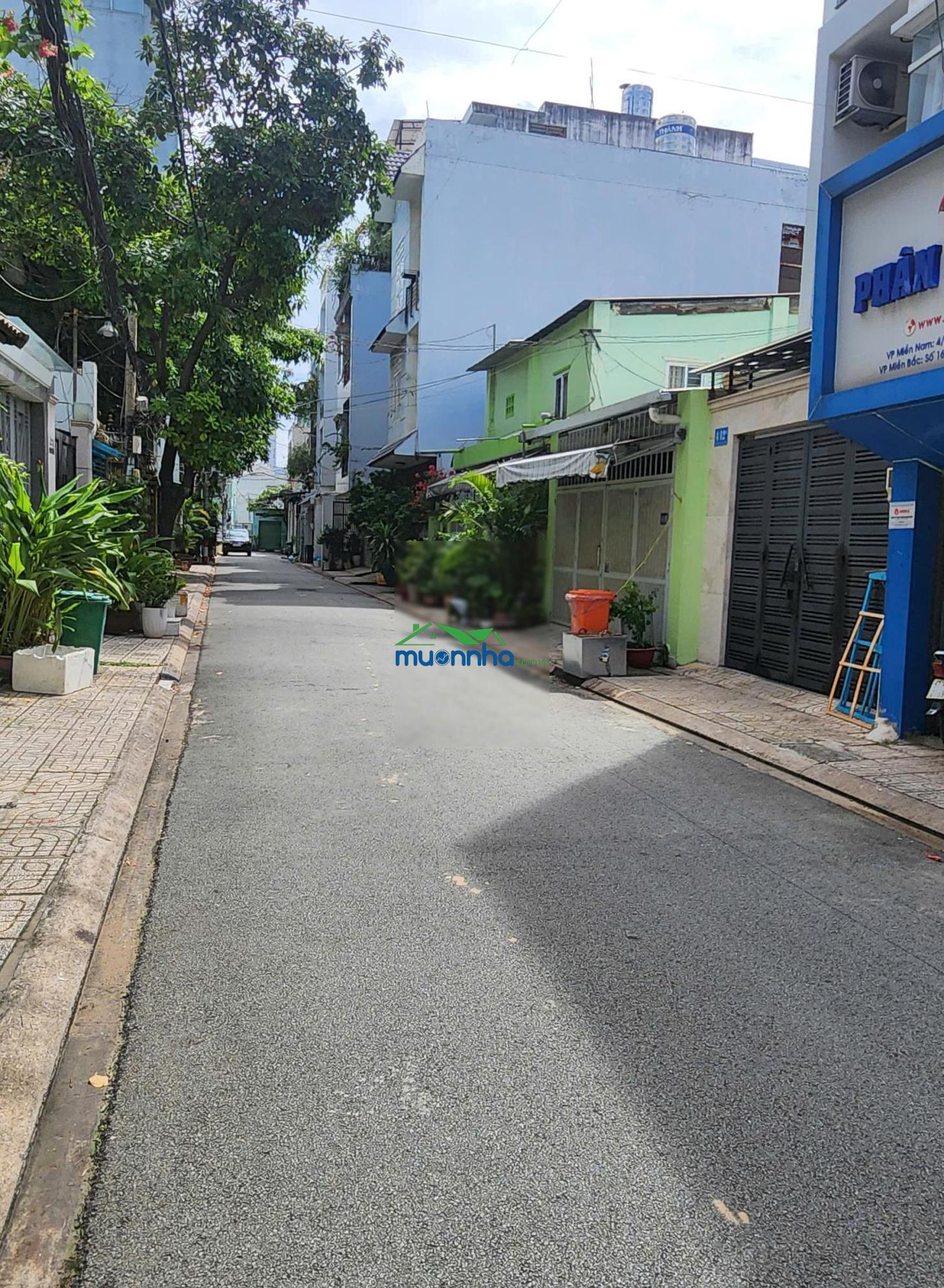 Hẻm ô tô trương công định, tân bình - 70m² (4.3 x 17) - nhà cấp 4 tiện xây mới - giá tốt 8.4 tỷ