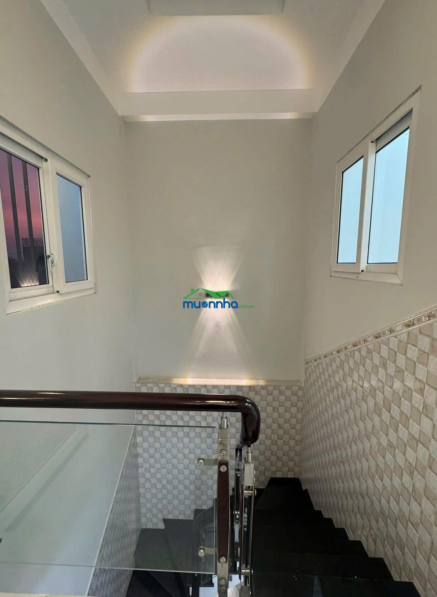 Gấp! bán nhà đường nguyễn hữu cầu q1. 52m² (4m x 13m) giá 2.580 tỷ 1 trệt, 1 lầu, 3 phòng ngủ
