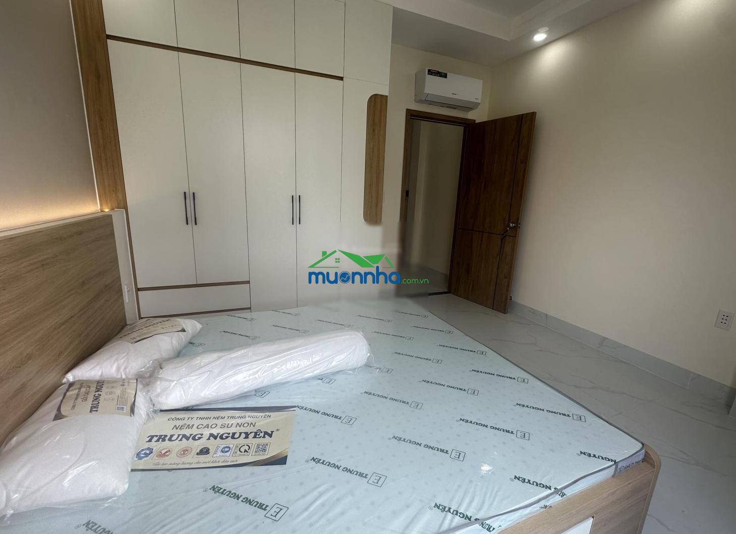 Bán nhà phố 3 tầng lầu mới đẹp 4 phòng ngủ full nội thất 5.9 tỷ ở kdc đường 22 kế vinhomes - 3