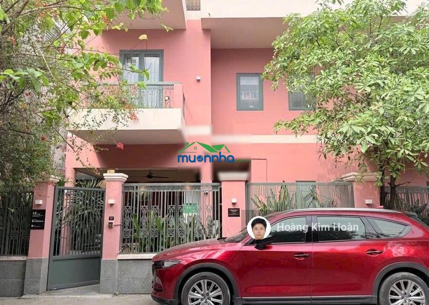 Không gian xanh ngay giữa lòng thành phố, 14x13m, 3 tầng, sân rộng xe hơi đậu đỗ ngày đêm