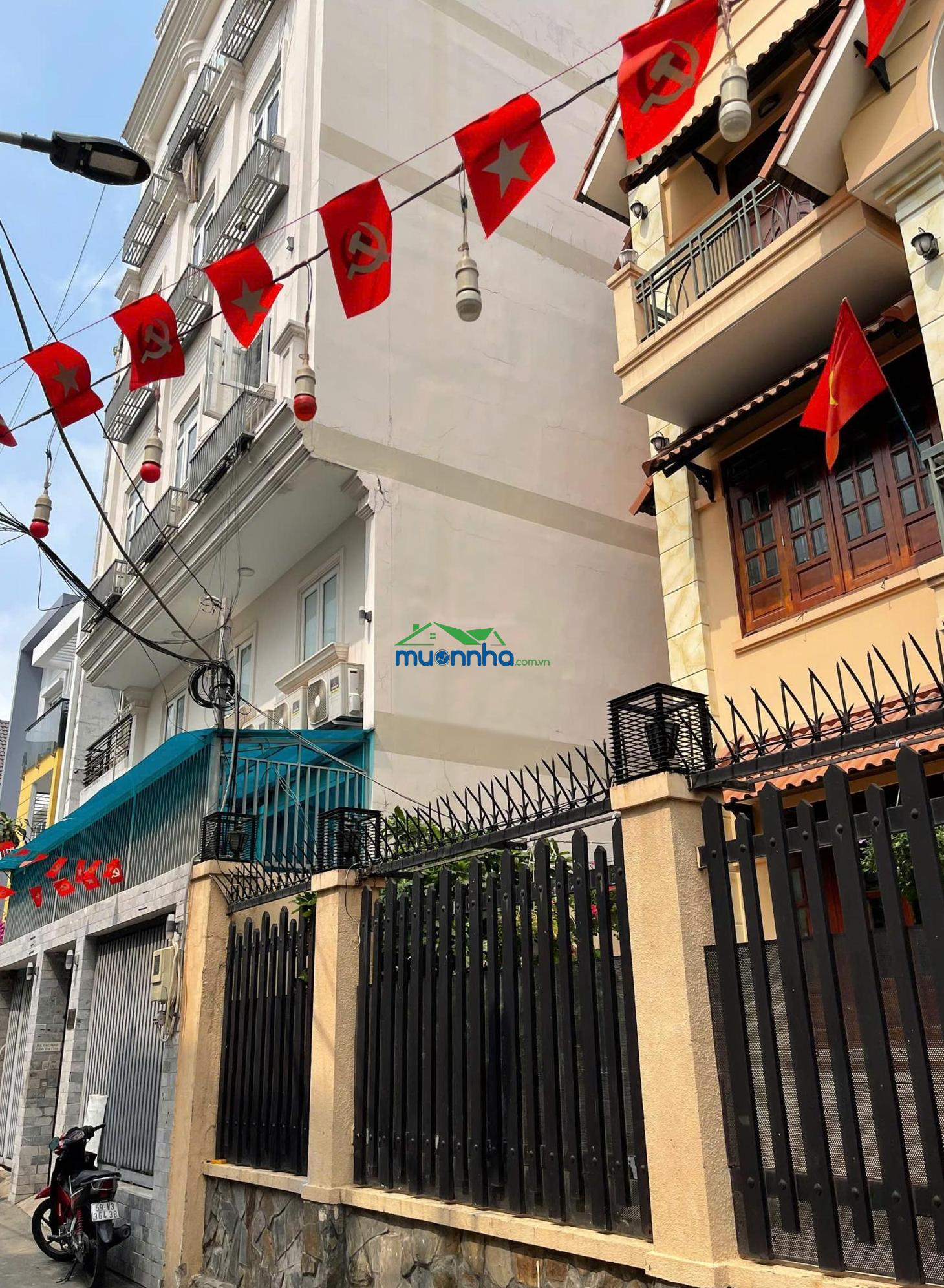 Bán nhà xây kiểu biệt thự hẻm oto lê đức thọ dt: 6m4 x 15m, 3 tầng lầu, giá chỉ nhỉnh 12 tỷ