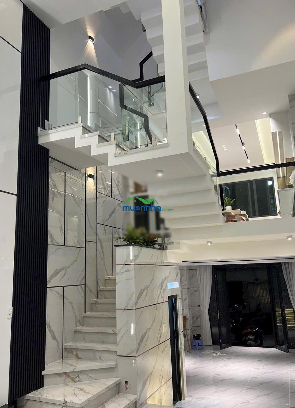 Nhà mới lê văn quới hẻm ô tô tránh nhau, dt: 4x14.5m 4tấm, nội thất đầy đủ + thang máy, giá: 8tỷ750