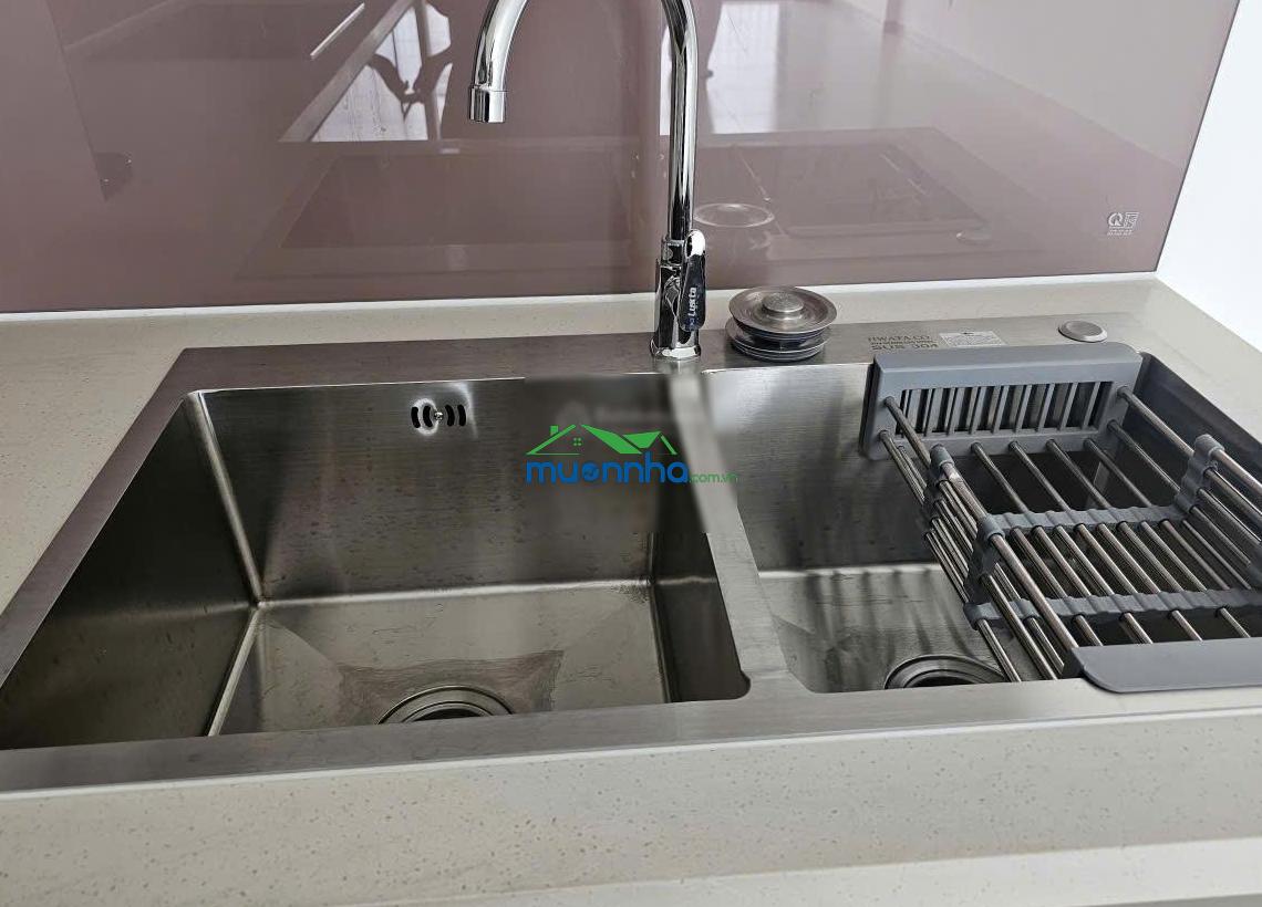 Cho thuê căn 2pn tại block d mt eastmark city giá 7 triệu gồm rèm, bếp, hút mùi và máy lạnh.