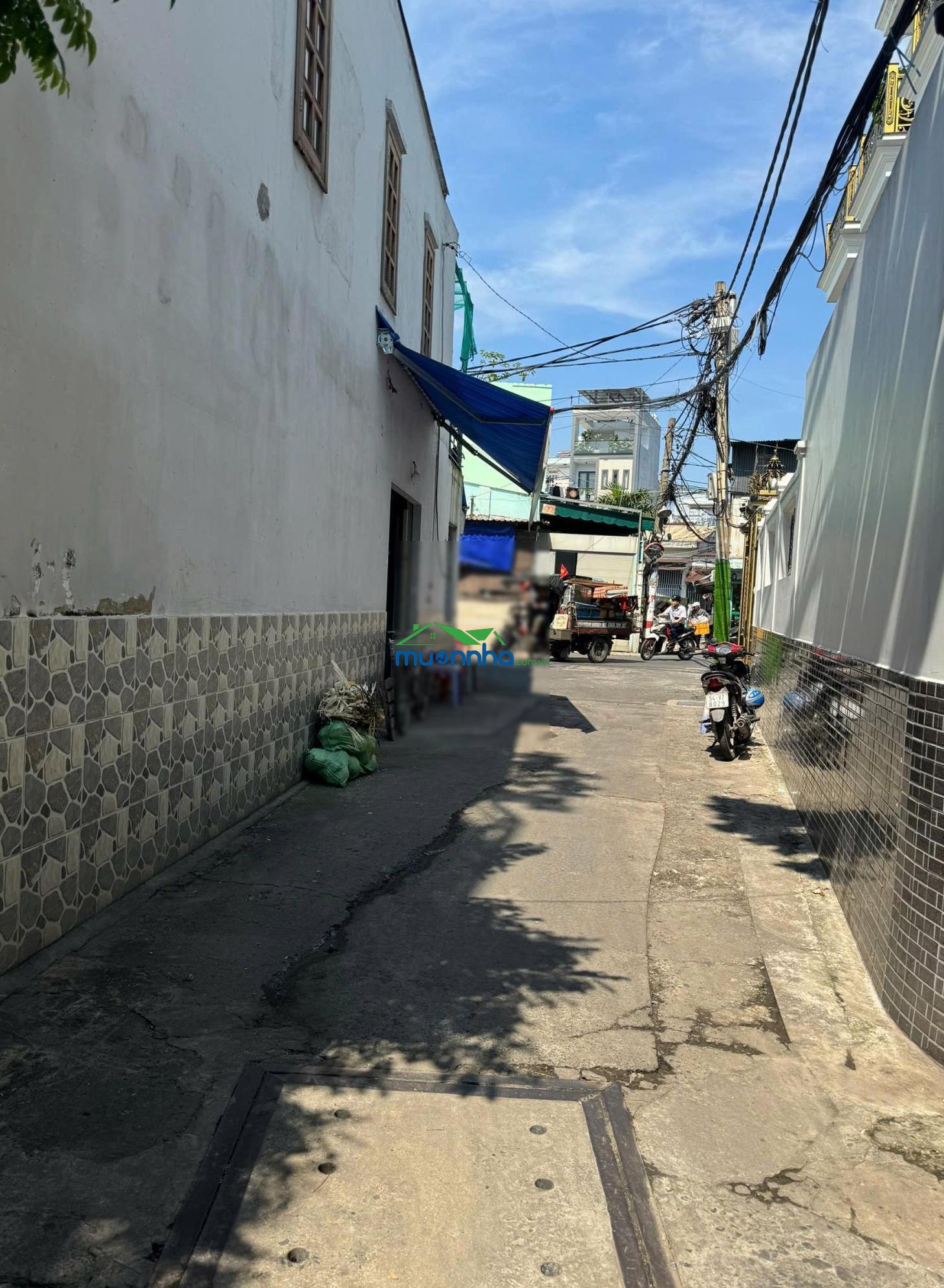 Dãy trọ chính chủ gửi cần bán gấp thuộc phường đông hưng thuận q12 dt: 10 x 20m giá: 10tỷ800tr - 2