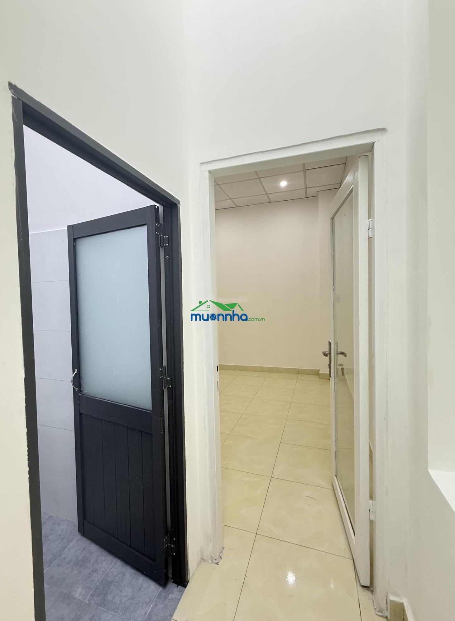 Chính chủ gửi bán nhà phố 2lầu 54.2m2 ngay coopmark ngã tư thủ đức giá 4.7tỷ hẻm xe hơi thông nhau