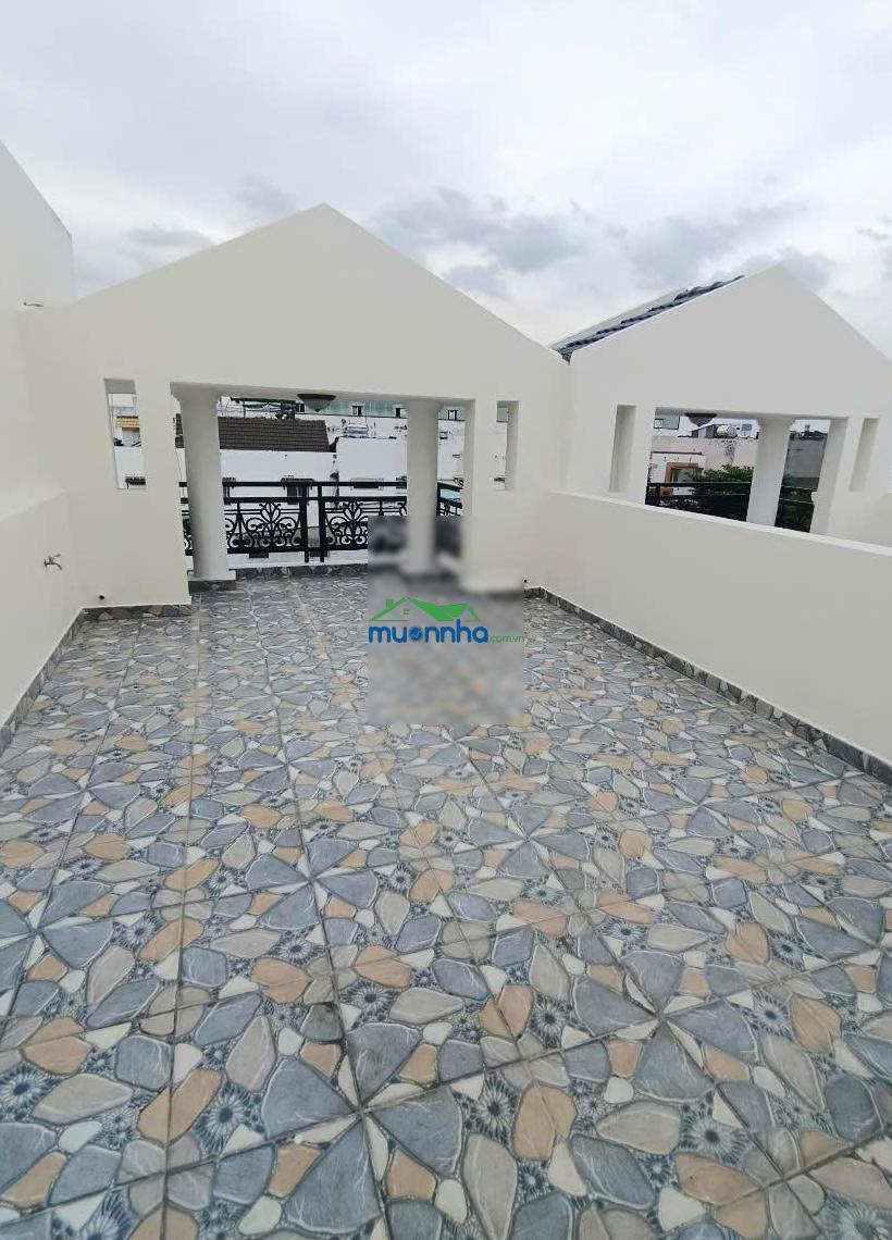 Nhà đẹp ngang 4.5m hxh quốc lộ 13 (đối diện vạn phúc city) dt 4.5x15m + lửng + 3 tầng sân thượng