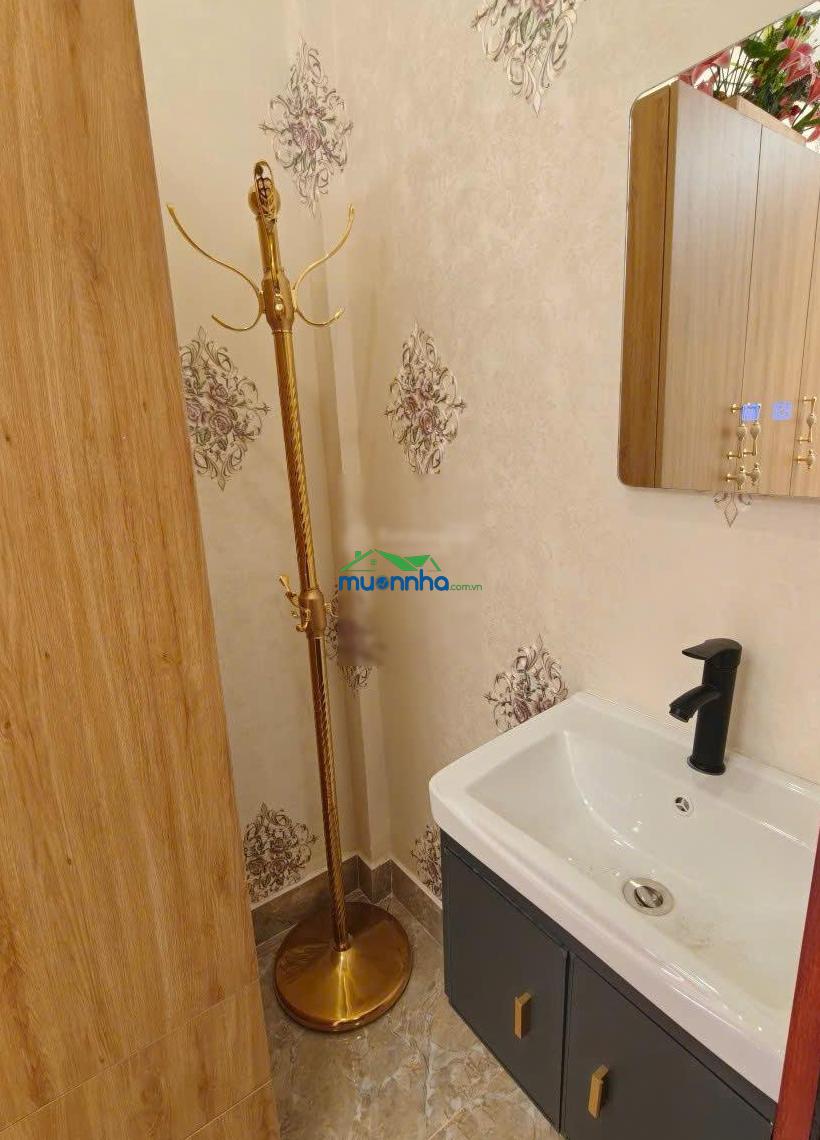 Nhà đẹp đường calmette, 4 tầng cách chợ bến thành 500m, 6pn, 6wc, cho thuê 40tr/tháng