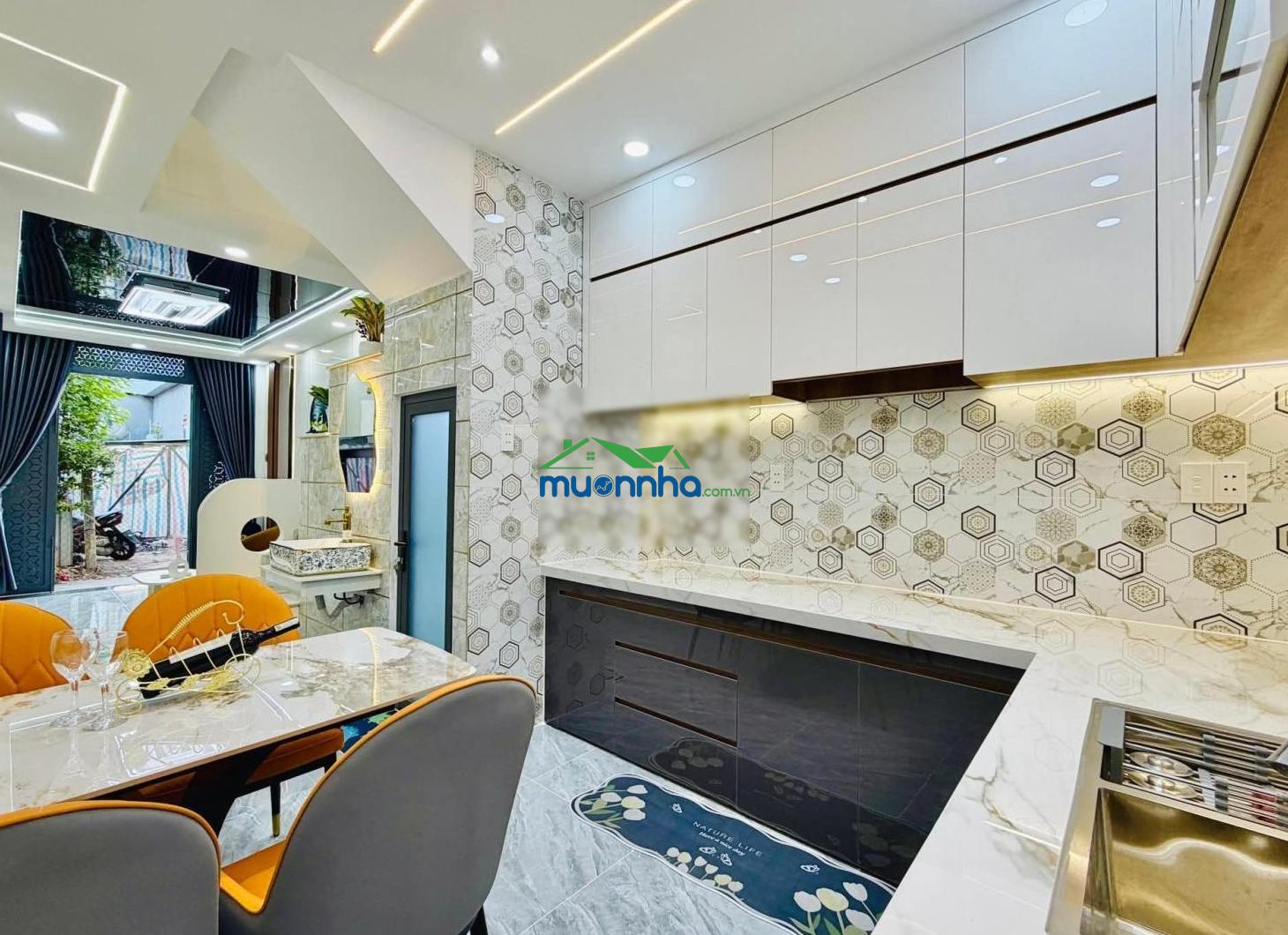Phường 15 tân bình siêu phẩm có 3 phòng ngủ 4wc đẹp mê ly mà hơn 5 tỷ ( có phòng ngủ dưới trệt )
