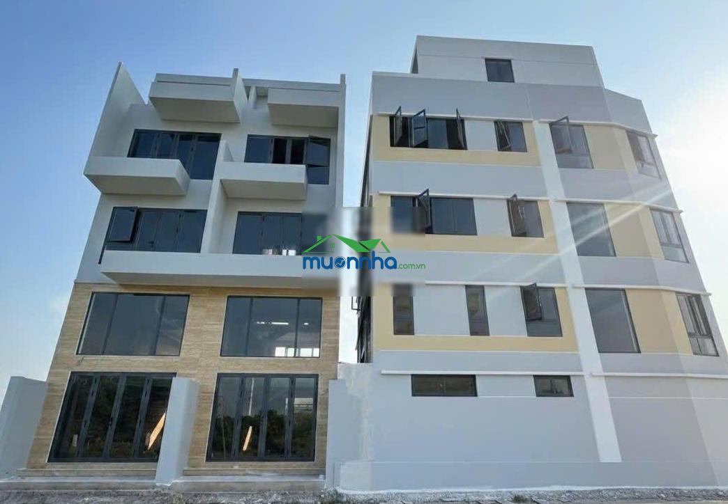 Bán nhà phố - kết cấu đẹp - đường ô tô tránh - sổ hồng riêng