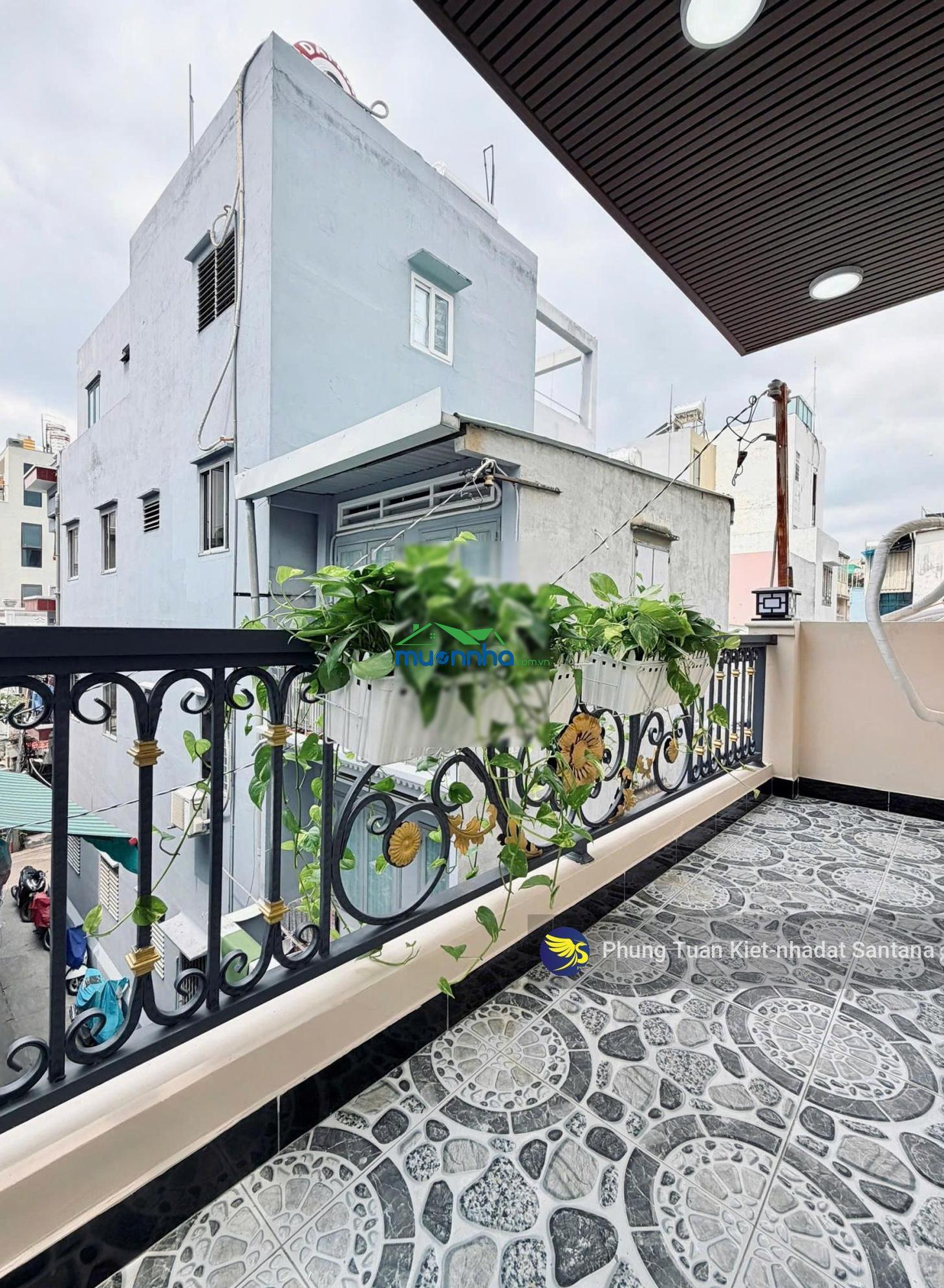 Tuyệt phẩm nhà phố 03 tầng đẹp lung linh, full nội thất cao cấp hẻm xe hơi khu vip huỳnh văn bánh
