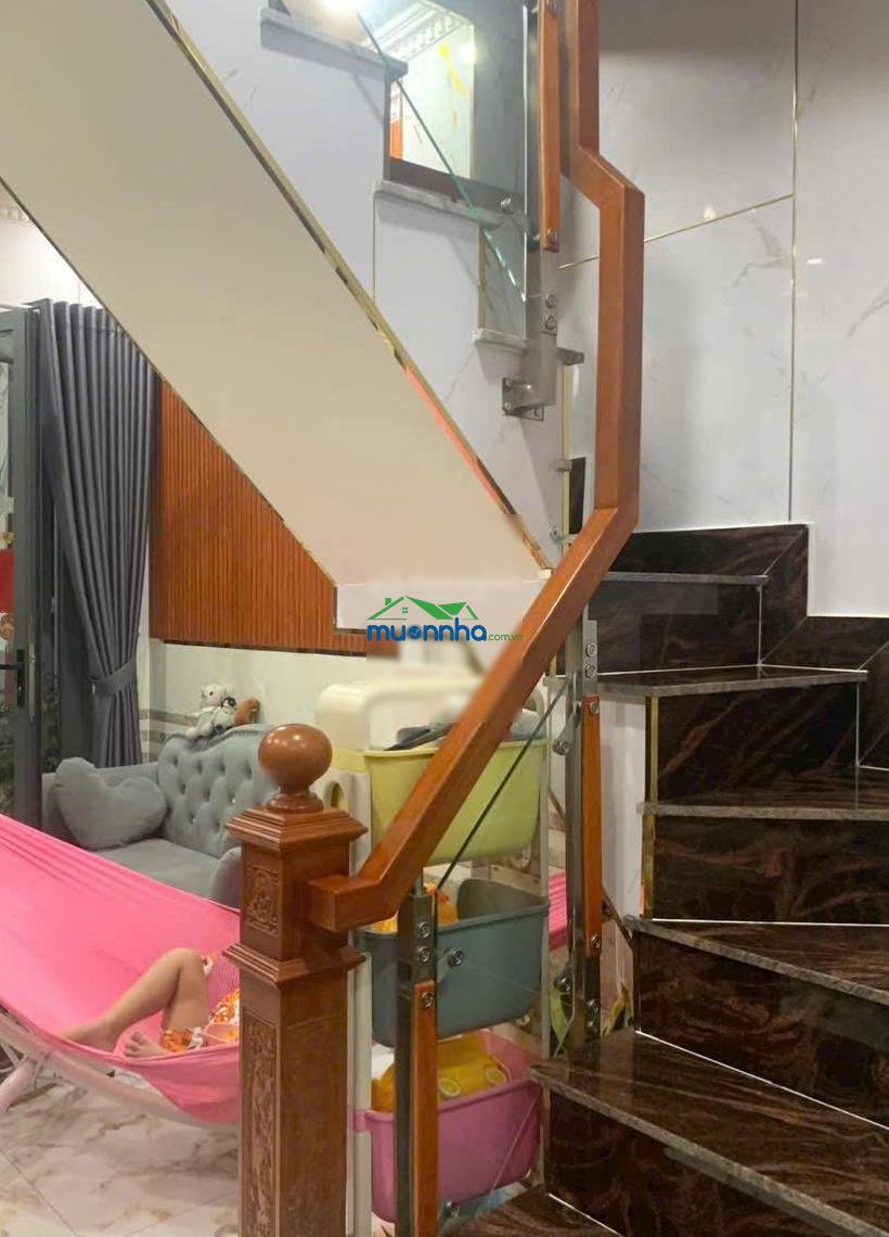 Tôi bán nhà 50 m2 sd, 1 trệt, 1 lầu, sổ hồng, sát hẻm ôtô, tuyệt đẹp, quận 7. giá: 1,65 tỷ - 4