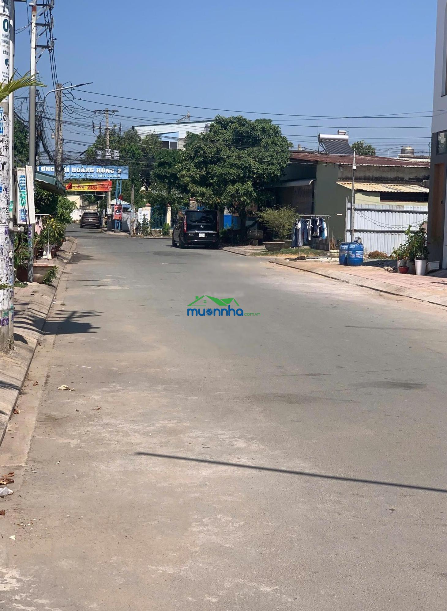 Nhà 1 trệt 1 lầu 1 sân thượng dt 72m2 khu dân cư lê phong cách trần hưng đạo 100m giá bán 5.7 tỷ