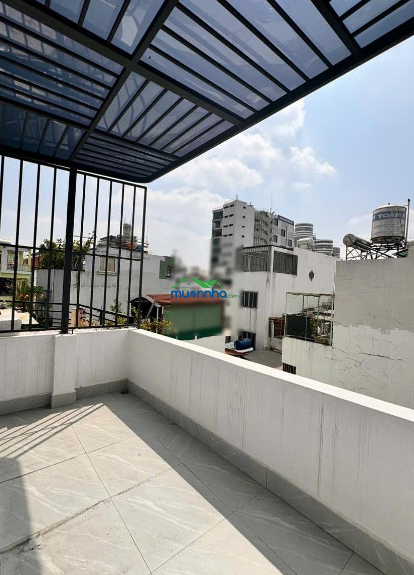 Bán nhà nguyễn cửu vân. có dòng tiền 45 triệu/tháng. chdv trệt 3 tầng lầu. có 9n 9vs, sổ 42m