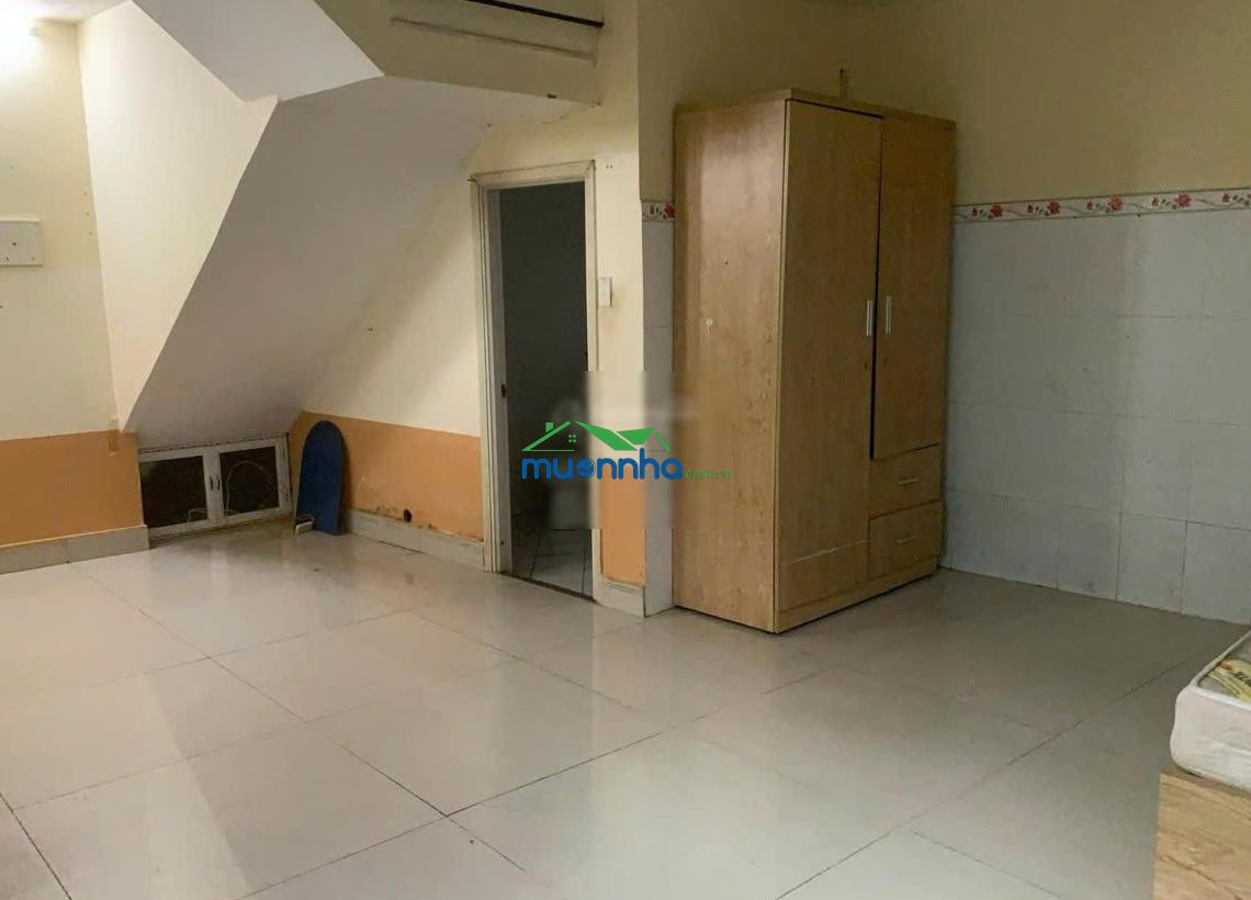 Sát mt - nhà 4 tầng (4x15m) - đường nhựa 10m có lề - 6pn đối diện bx miền đông p26 nhỉnh 10 tỷ