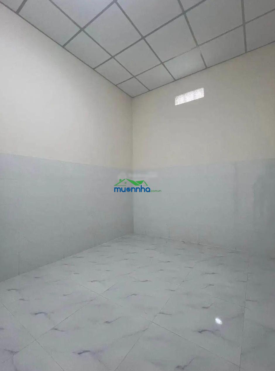 Bán nhà cấp 4 sổ hồng riêng, diện tích 100m ngay kdc phong phú giá 670triệu