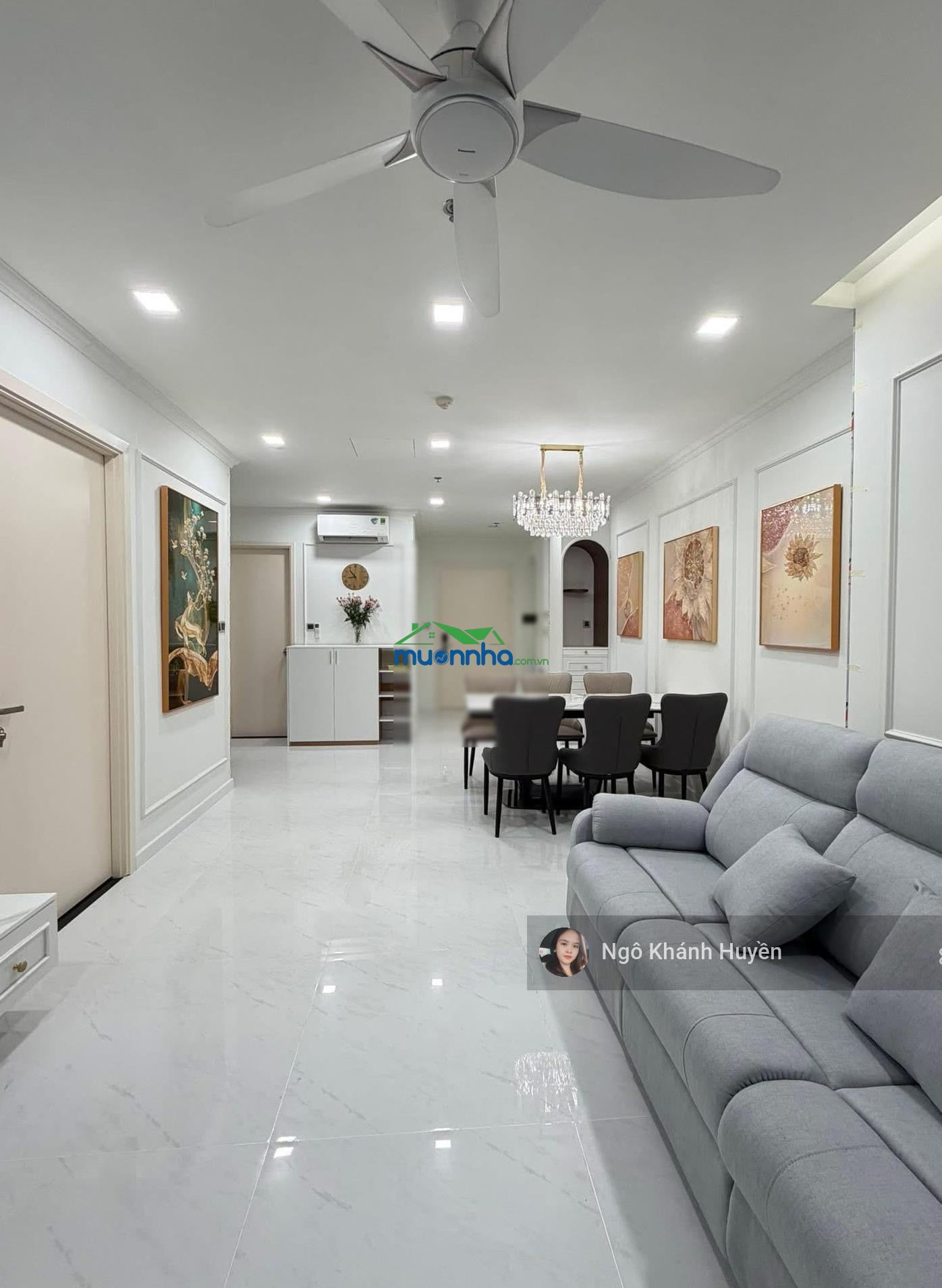 Bán gấp 2 phòng ngủ toà park 7 vinhomes - 92m2 cực thoáng đã có sổ hồng. lh 0901 692 *** - 3