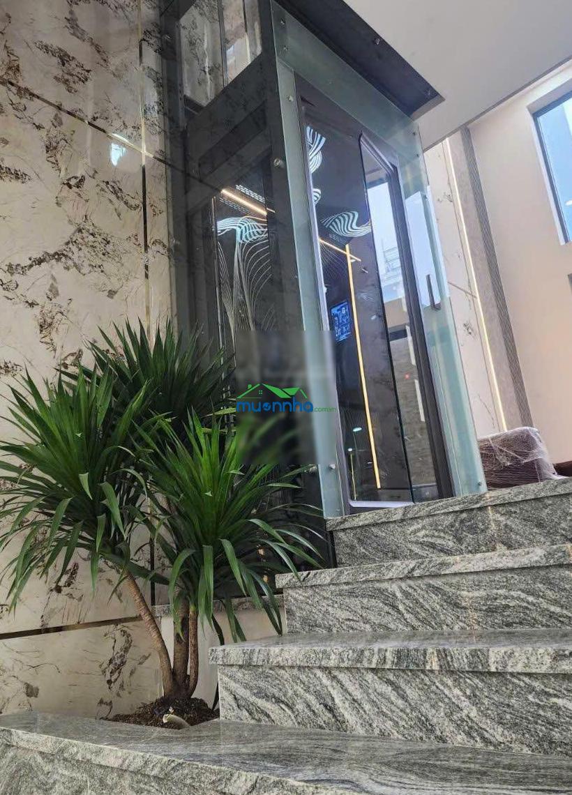 Siêu phẩm nhà phố thang máy xách vali vào ở ngay dt (4.6x16m) giá 9.4 tỷ