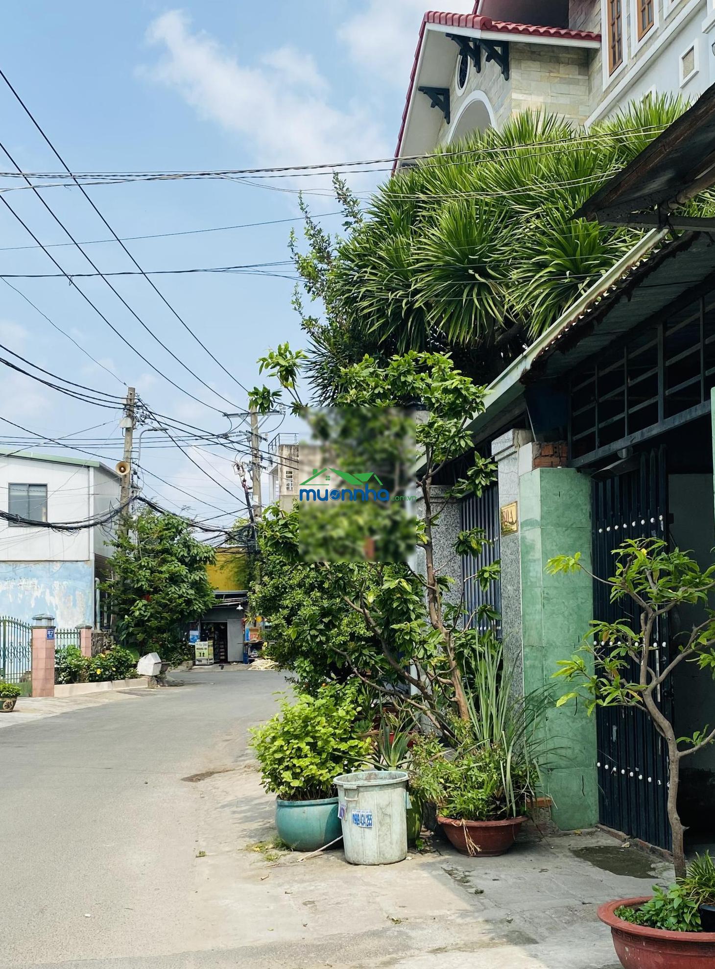Nhà gần xa lộ hà nội - đường trãi nhựa 8 m - ngang 4.5 m- 6 tỷ2( tl)