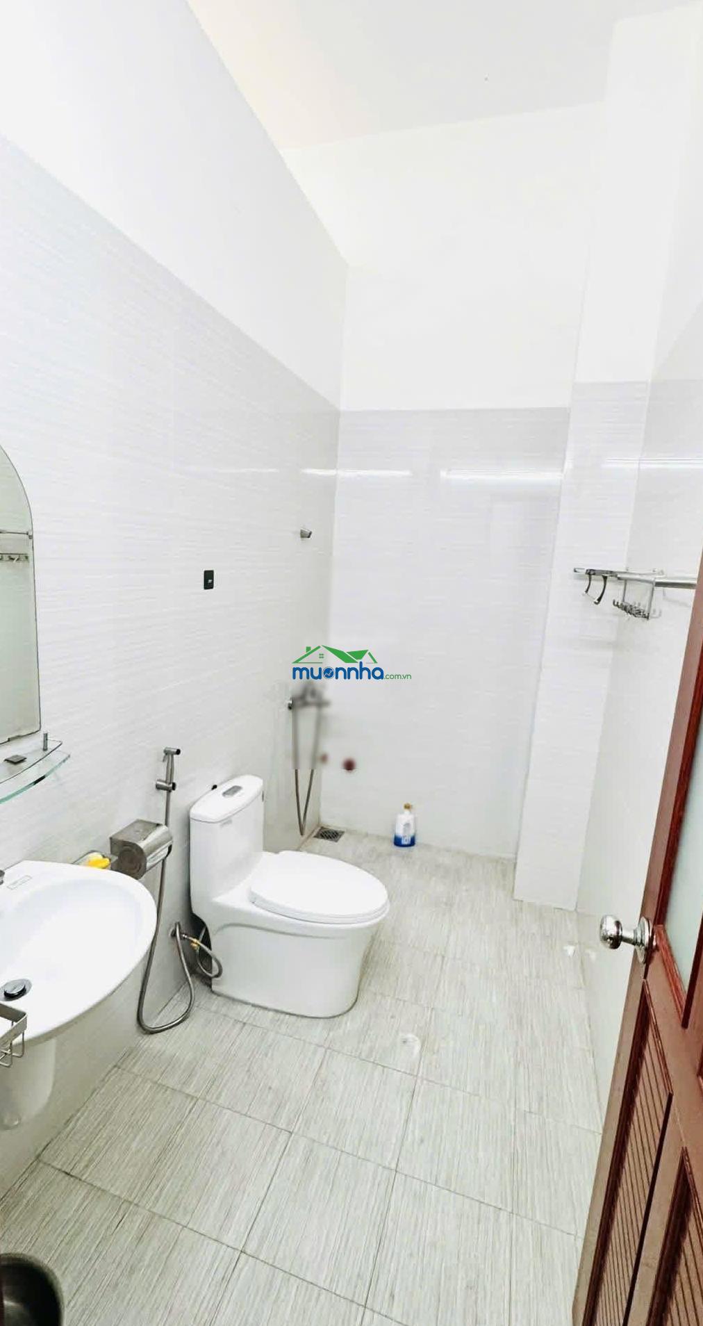 Cho thuê nhà nguyên căn phú tân - thủ dầu một 1 trệt 1 lầu (và 1 tum) 4 phòng ngủ 4 wc