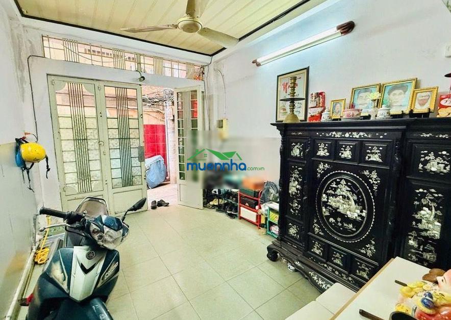 Quận 1, nguyễn thị minh khai: dt 34m, đúc btct tầng, 3pn, 3wc, pk, bếp: giá 8 tỷ - 3