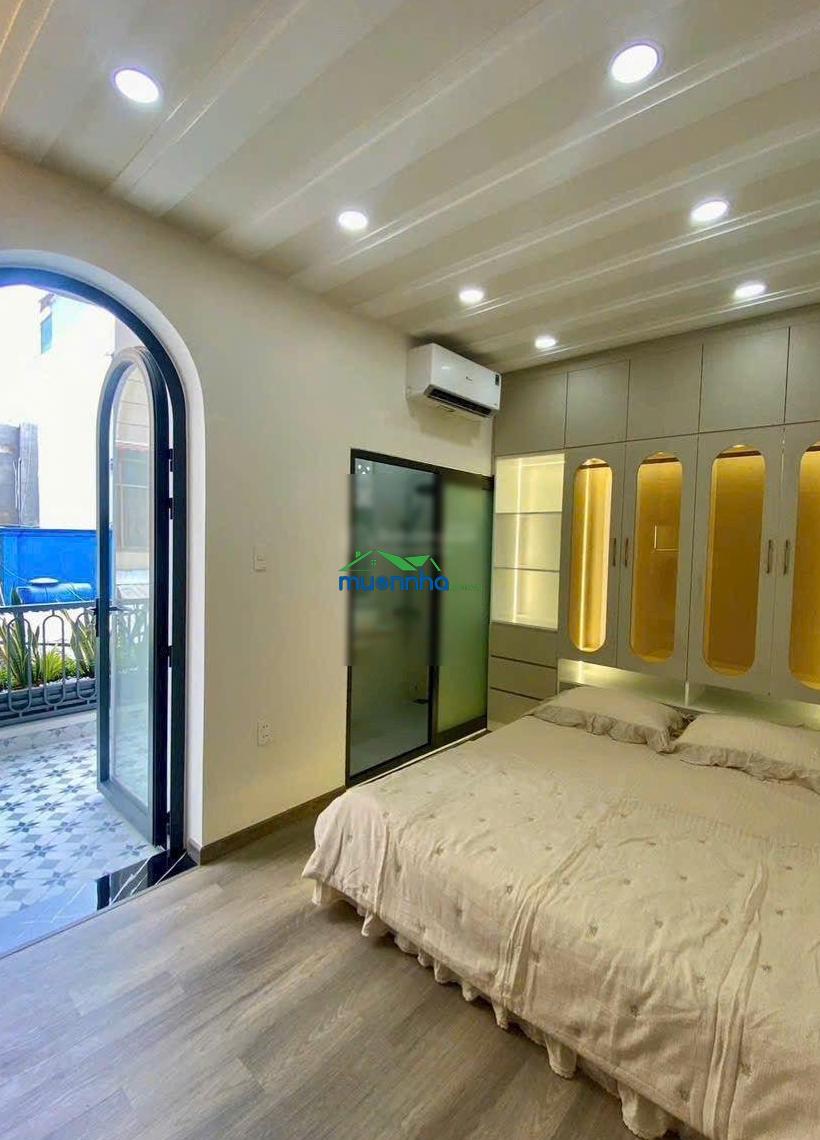 Nhà đẹp hẻm xe hơi full nội thất không quy hoạch q7