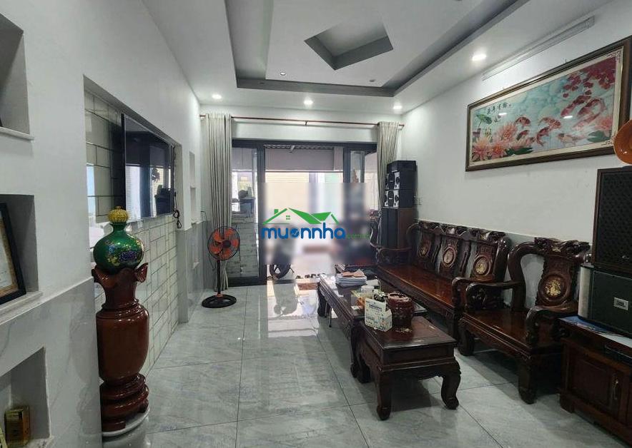 Nhà mới 3 tầng đẹp - chỉ xách valy vào ở - xh ngủ trong nhà nở hậu tài lộc - nhỉnh 9 tỷ - 2