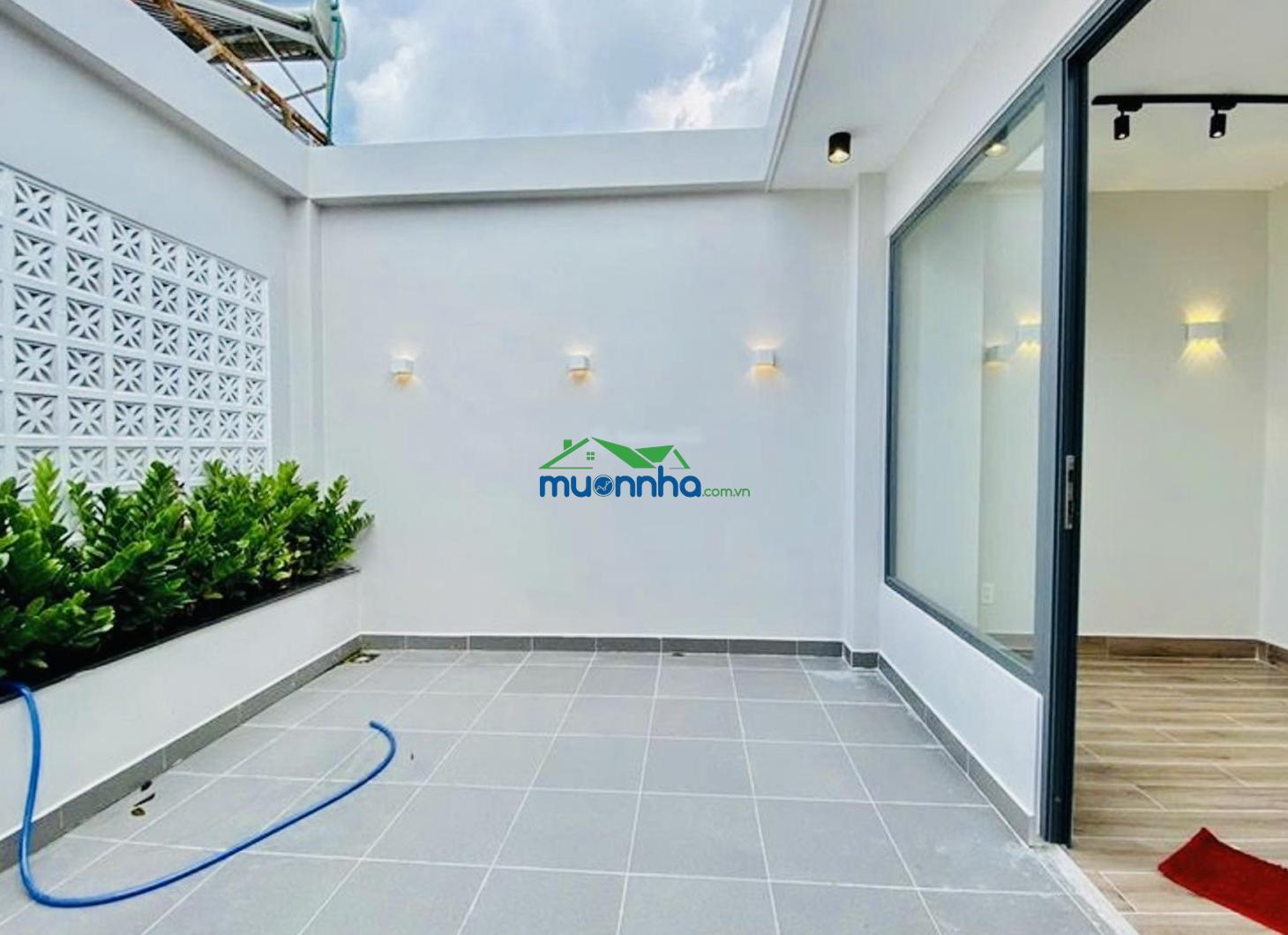 Bán nhà 4 tầng đẹp lung linh - gần chợ tân hương (tân phú) - dt 4 x 18m - đường 8m - giá chỉ - 2
