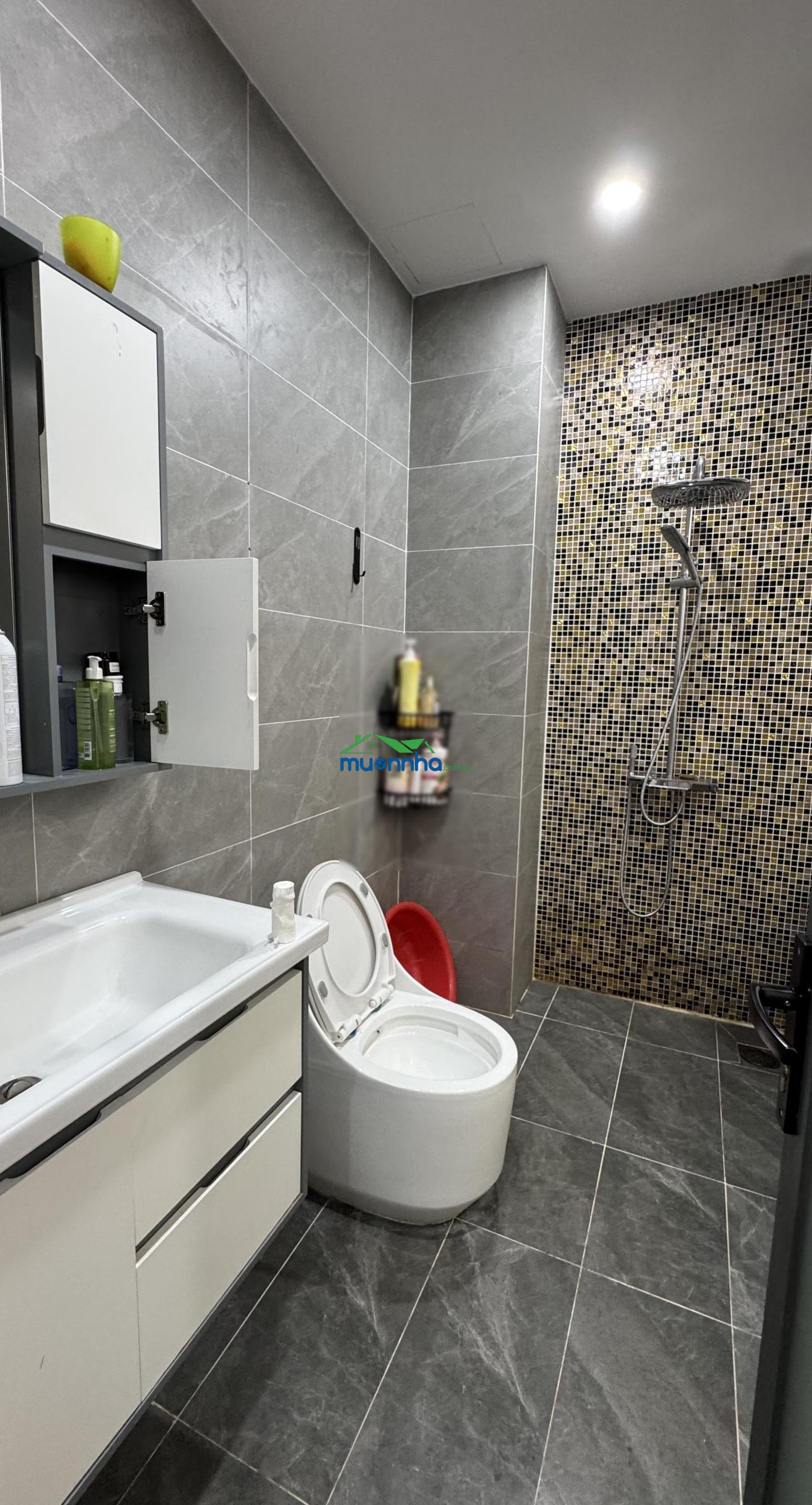 Bán nhà 3 lầu an phú đông, diện tích 4x15. gồm 6 phòng ngủ, 5 wc, giá 8,7 tỷ - 4