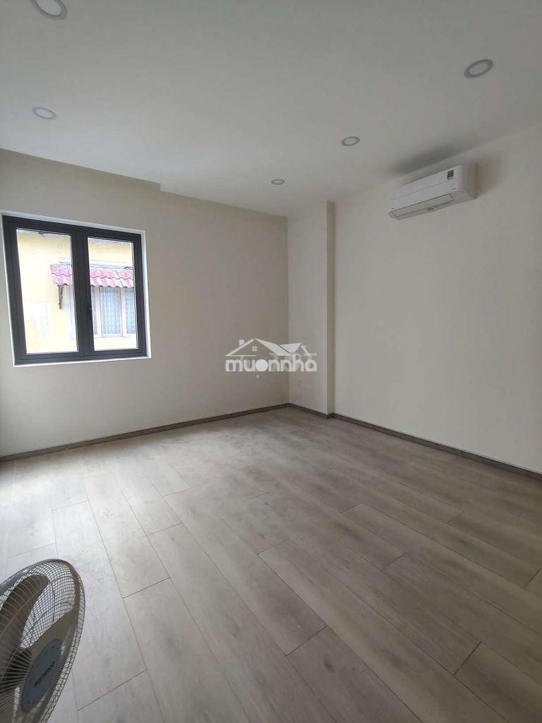 Nhà góc 2 mặt tiền, đường xe tải, dt: 100m2, 4pn