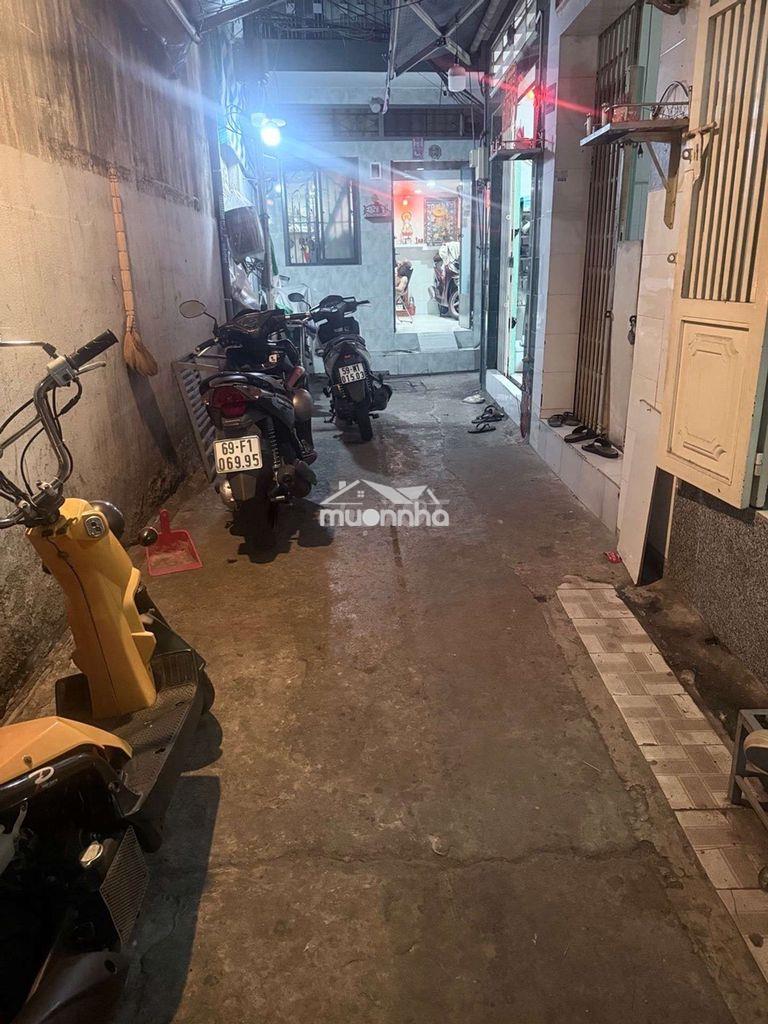 Bàn nhà trung tâm q6 bình tiên minh phụng , 20m2 hẻm 3m , dòng tiền 6