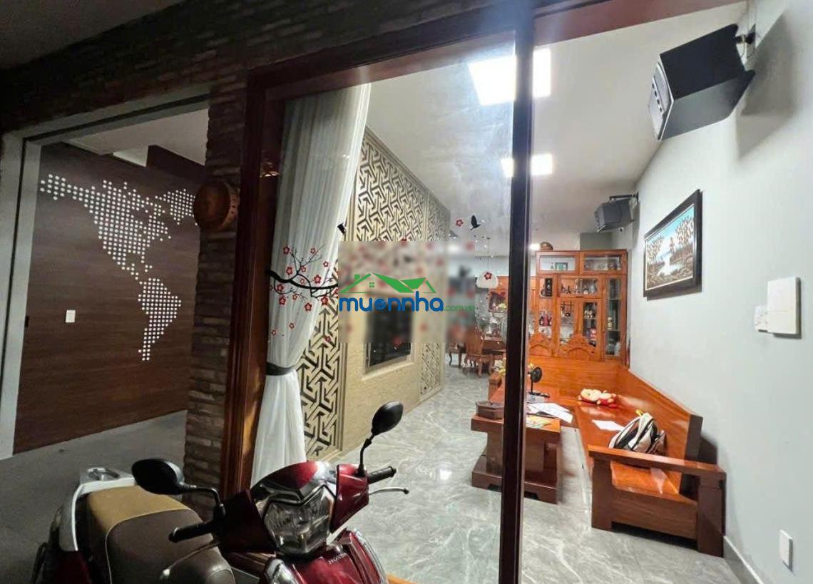 Hàng hiếm! giảm giá bán gấp nhà 6x13.5m. 4 tầng. hẻm xe hơi. đào tông nguyên. nhà bè. giá 7.9 tỷ